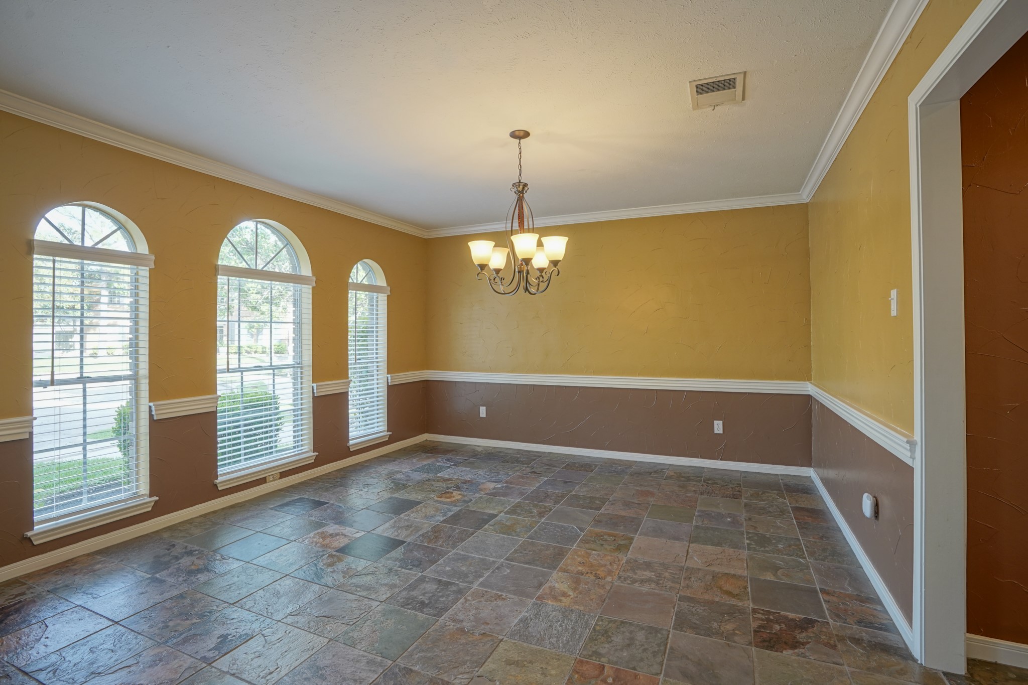 2108 Lakeway Drive Property Photo 15