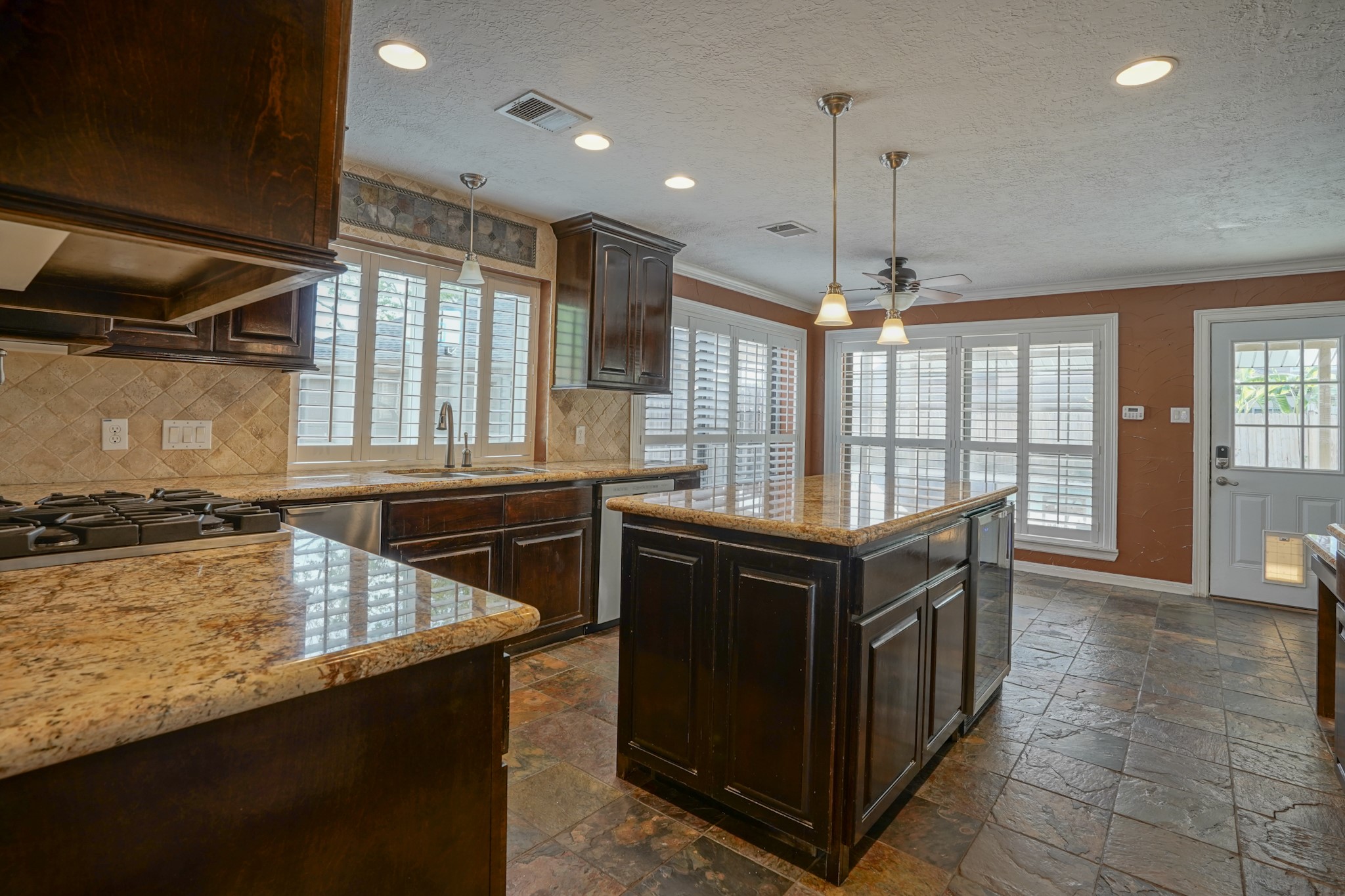 2108 Lakeway Drive Property Photo 20
