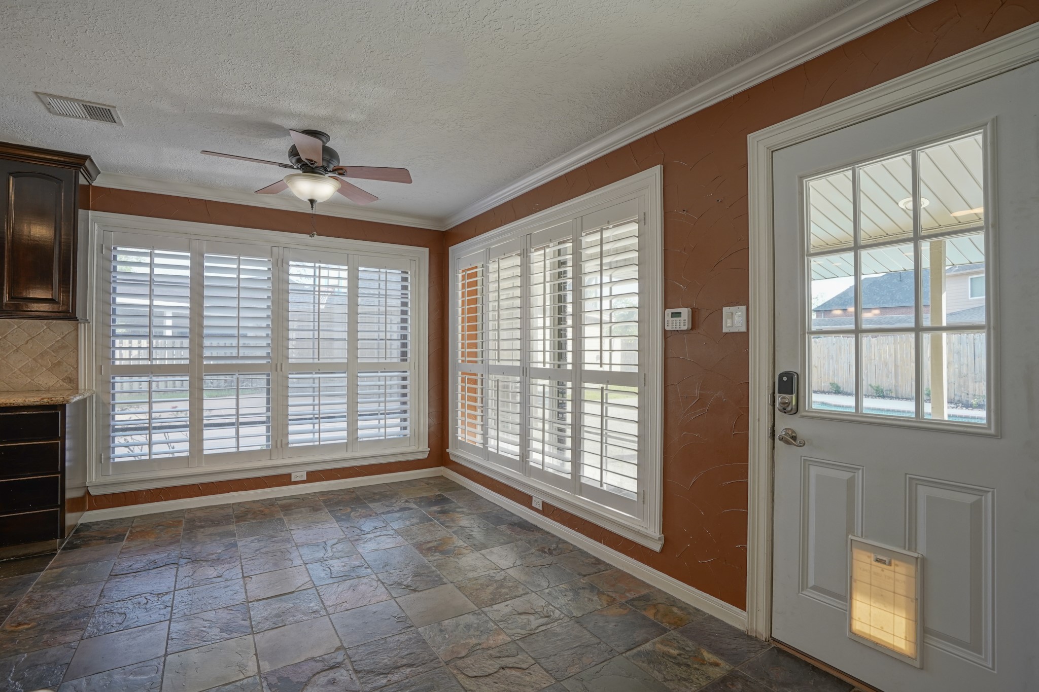 2108 Lakeway Drive Property Photo 24