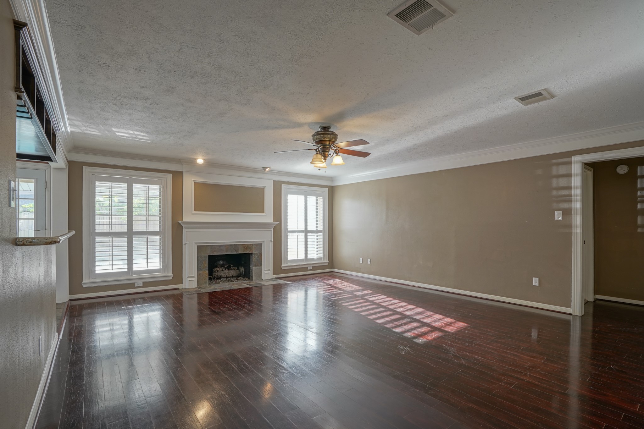 2108 Lakeway Drive Property Photo 27