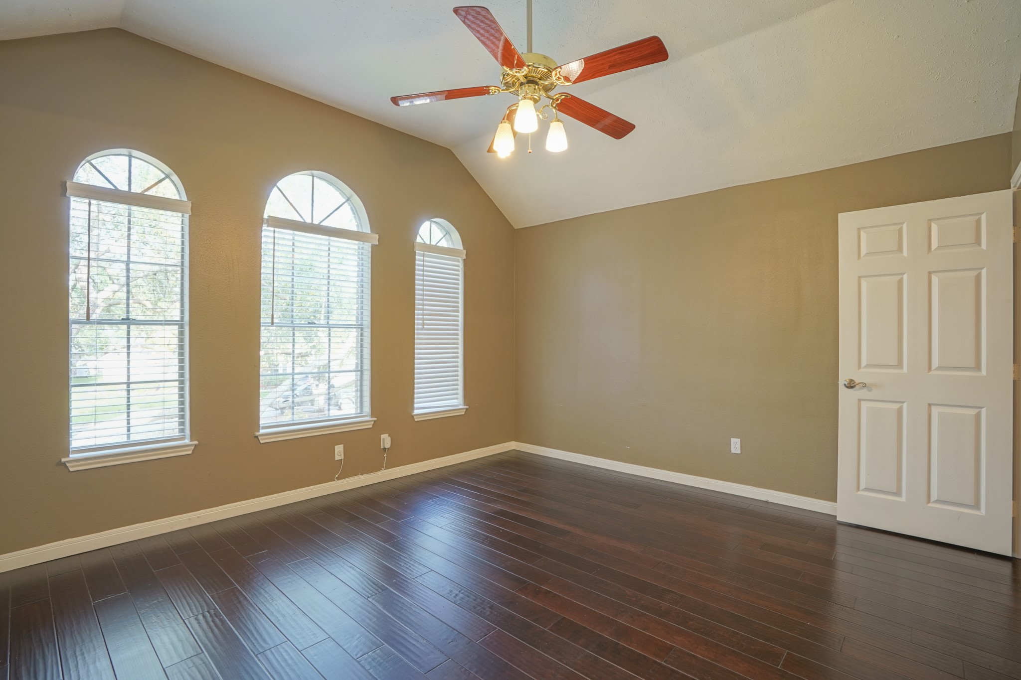2108 Lakeway Drive Property Photo 47