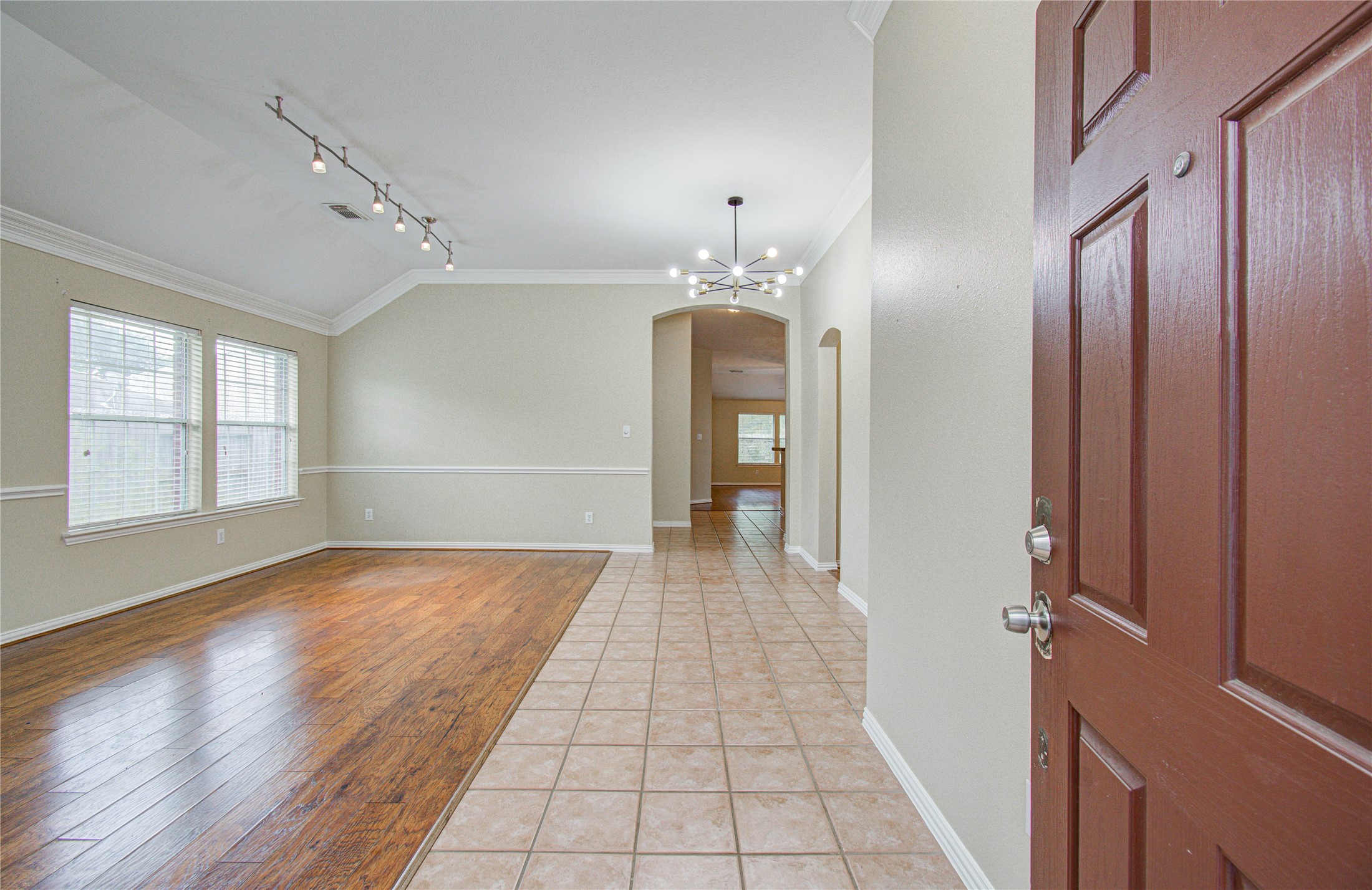 18223 Heathridge Lane Property Photo 5