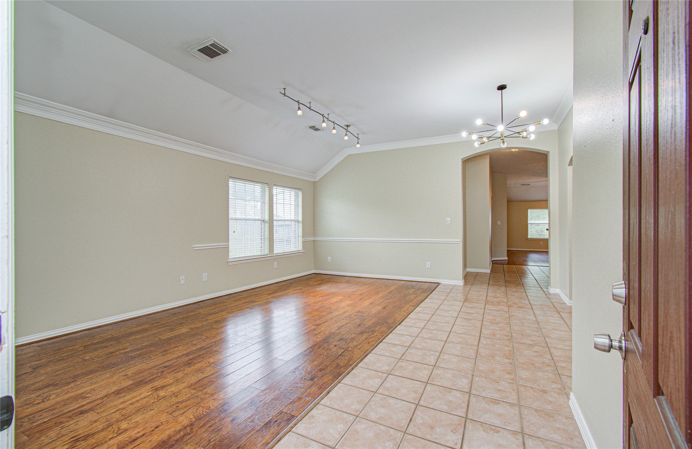 18223 Heathridge Lane Property Photo 6