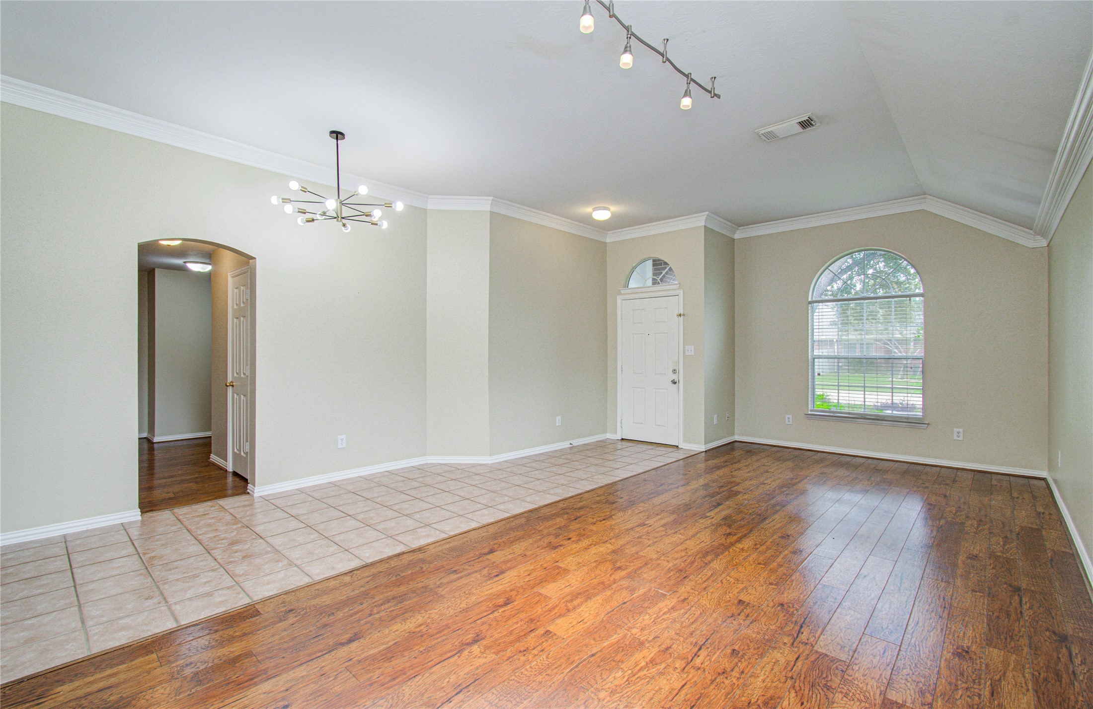 18223 Heathridge Lane Property Photo 8