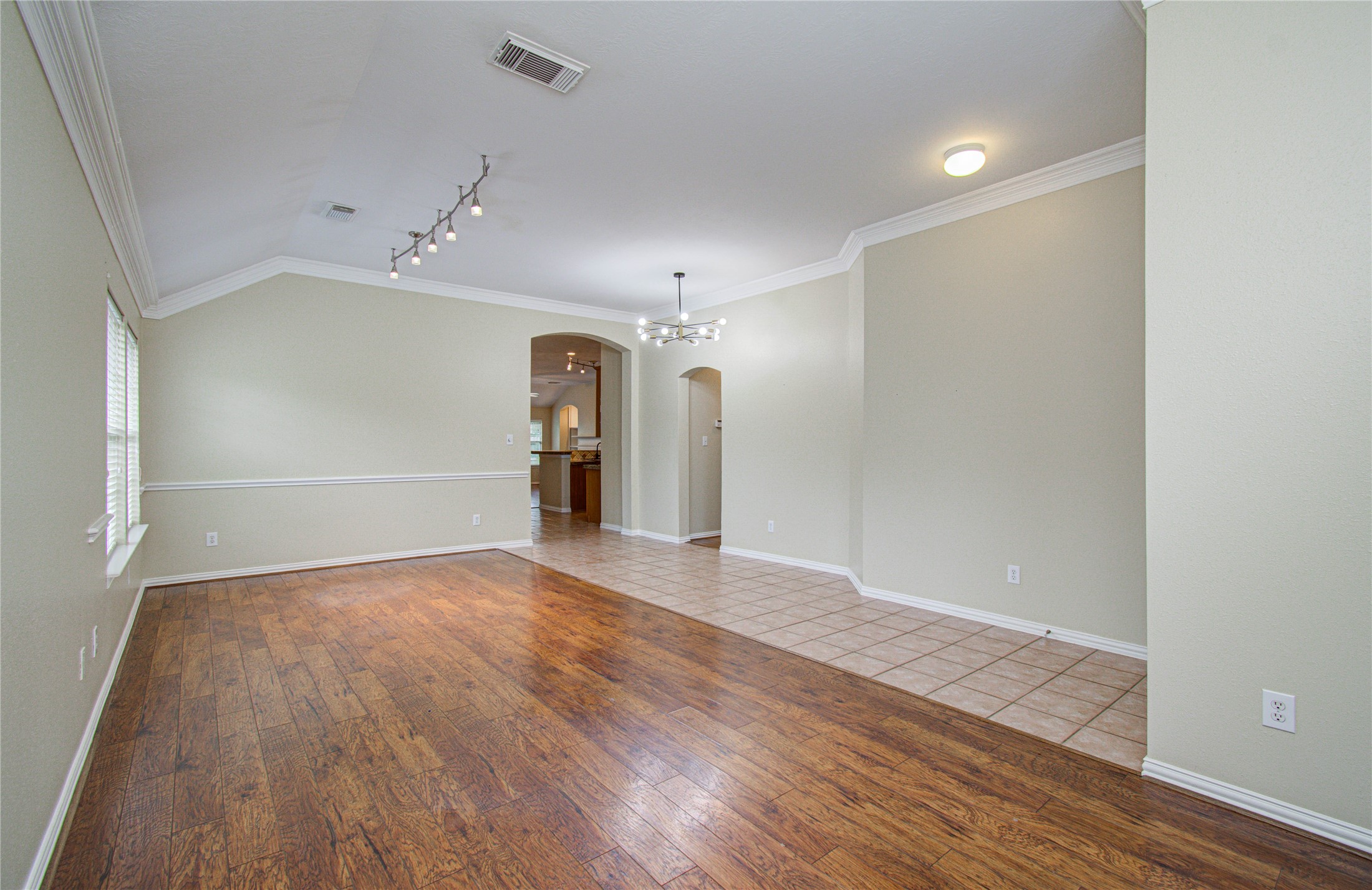 18223 Heathridge Lane Property Photo 9