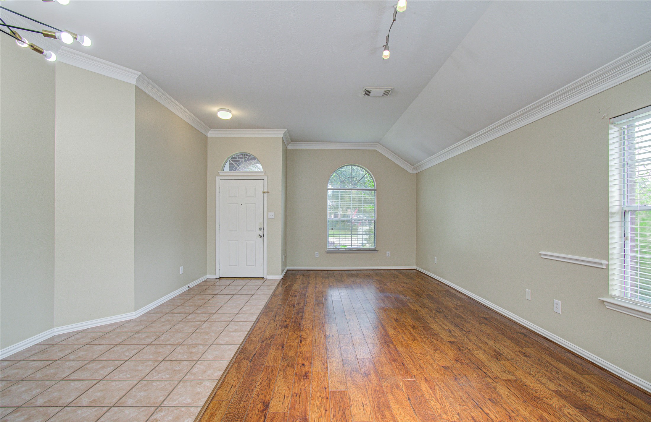 18223 Heathridge Lane Property Photo 10