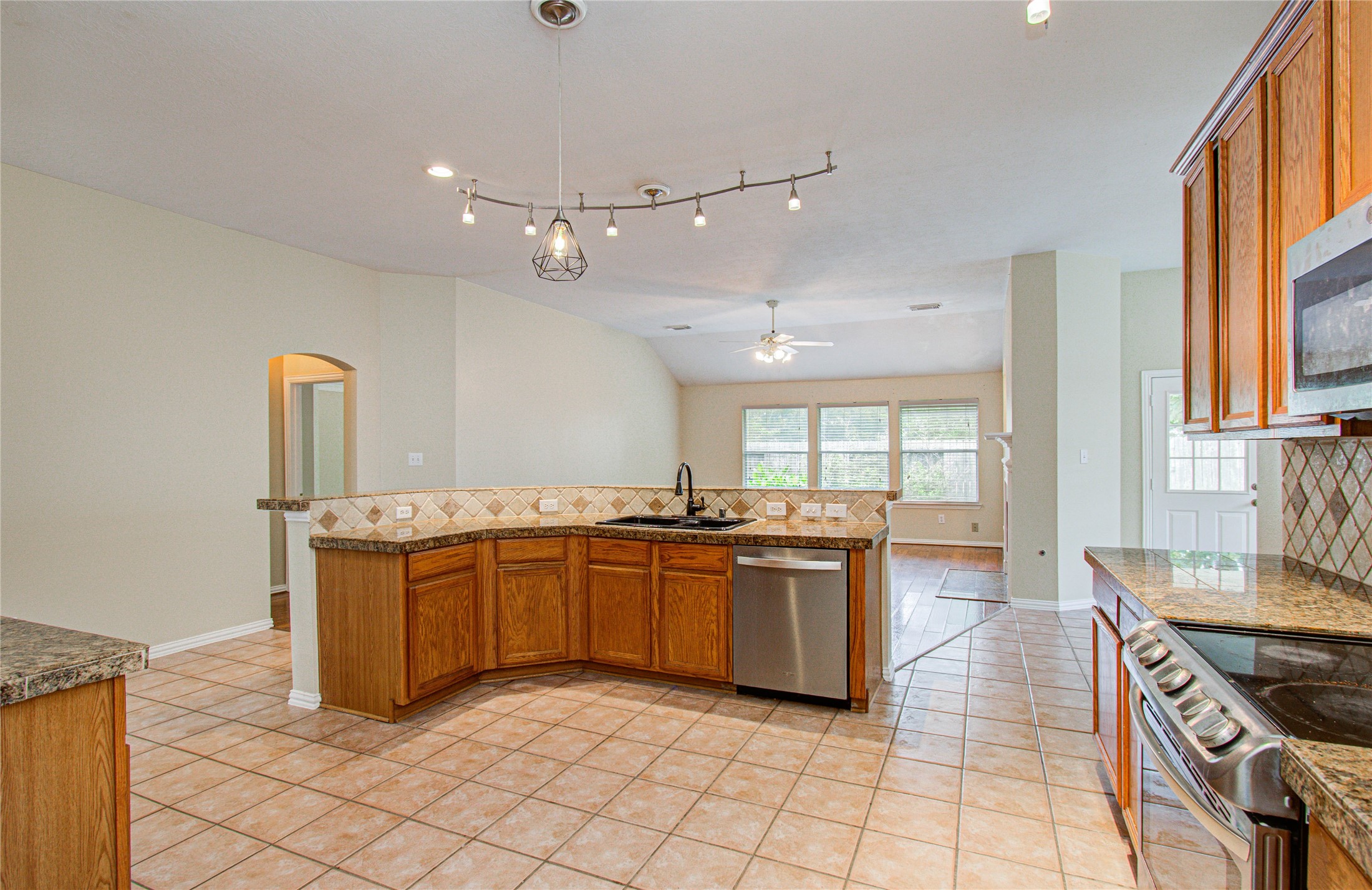 18223 Heathridge Lane Property Photo 17