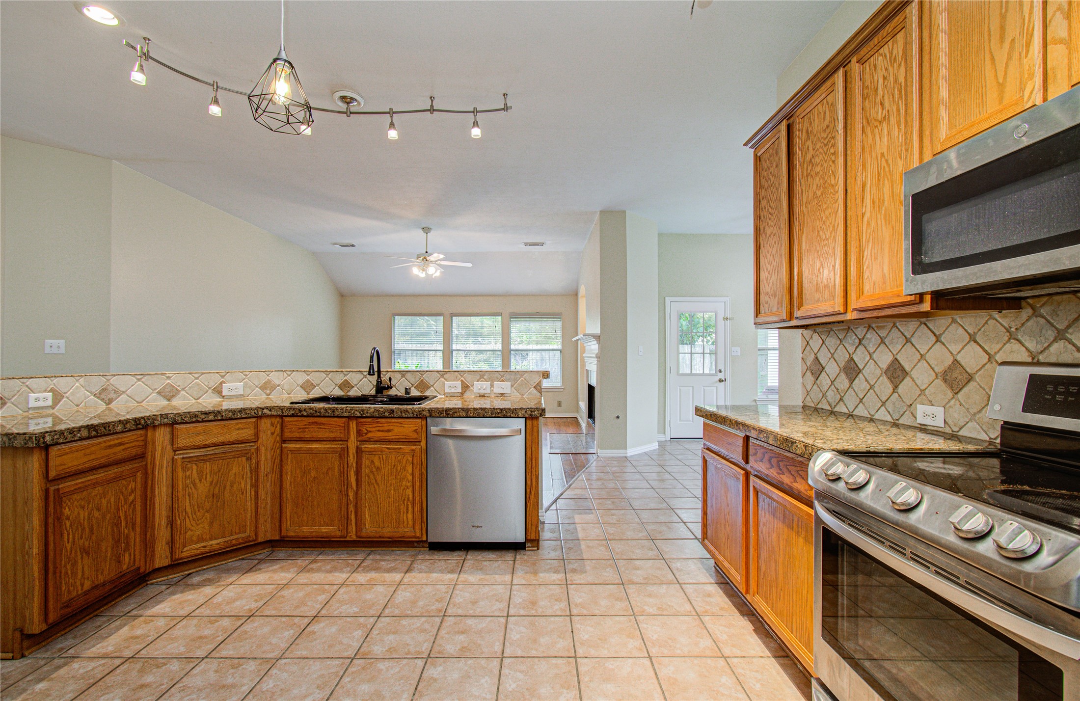 18223 Heathridge Lane Property Photo 23