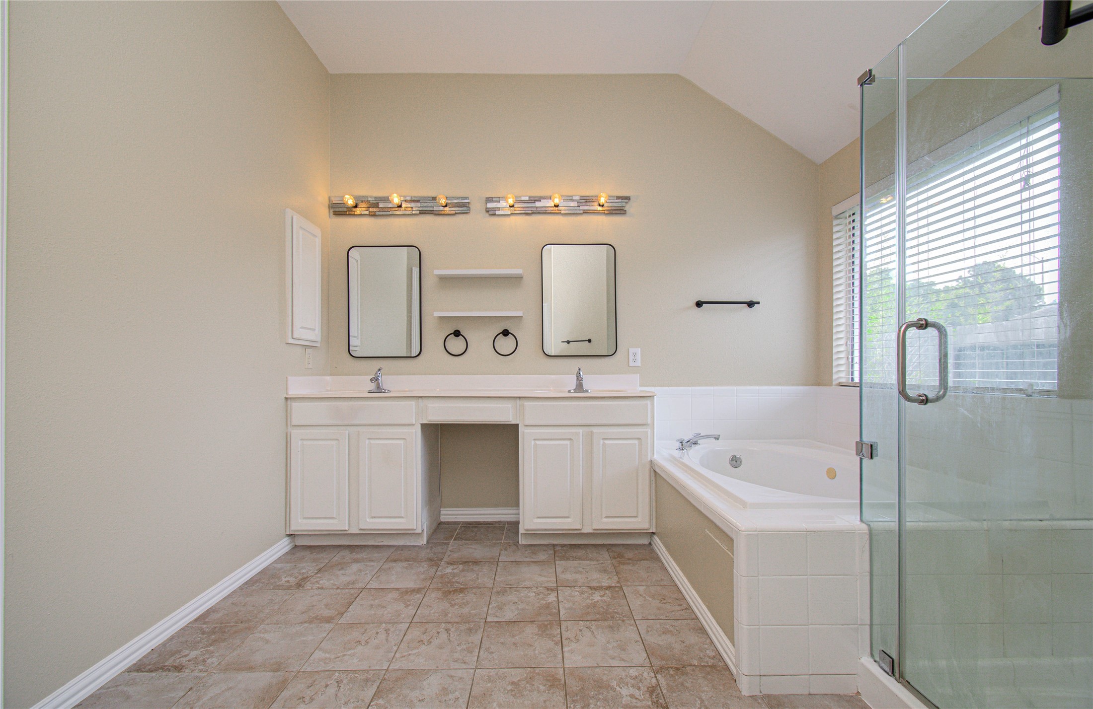 18223 Heathridge Lane Property Photo 37