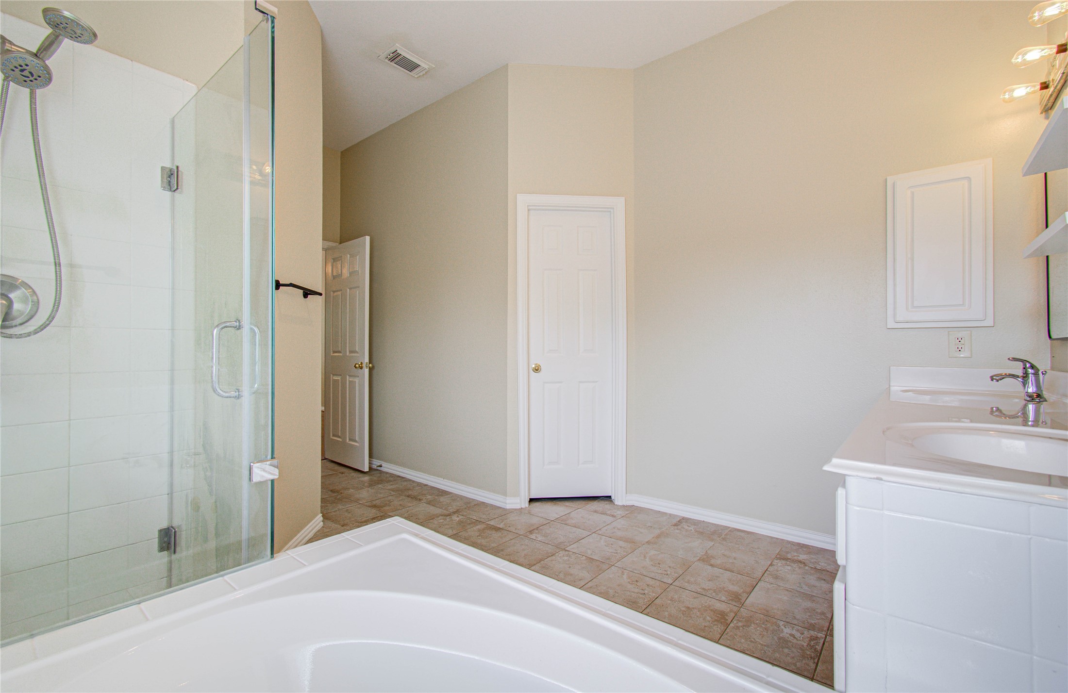 18223 Heathridge Lane Property Photo 39