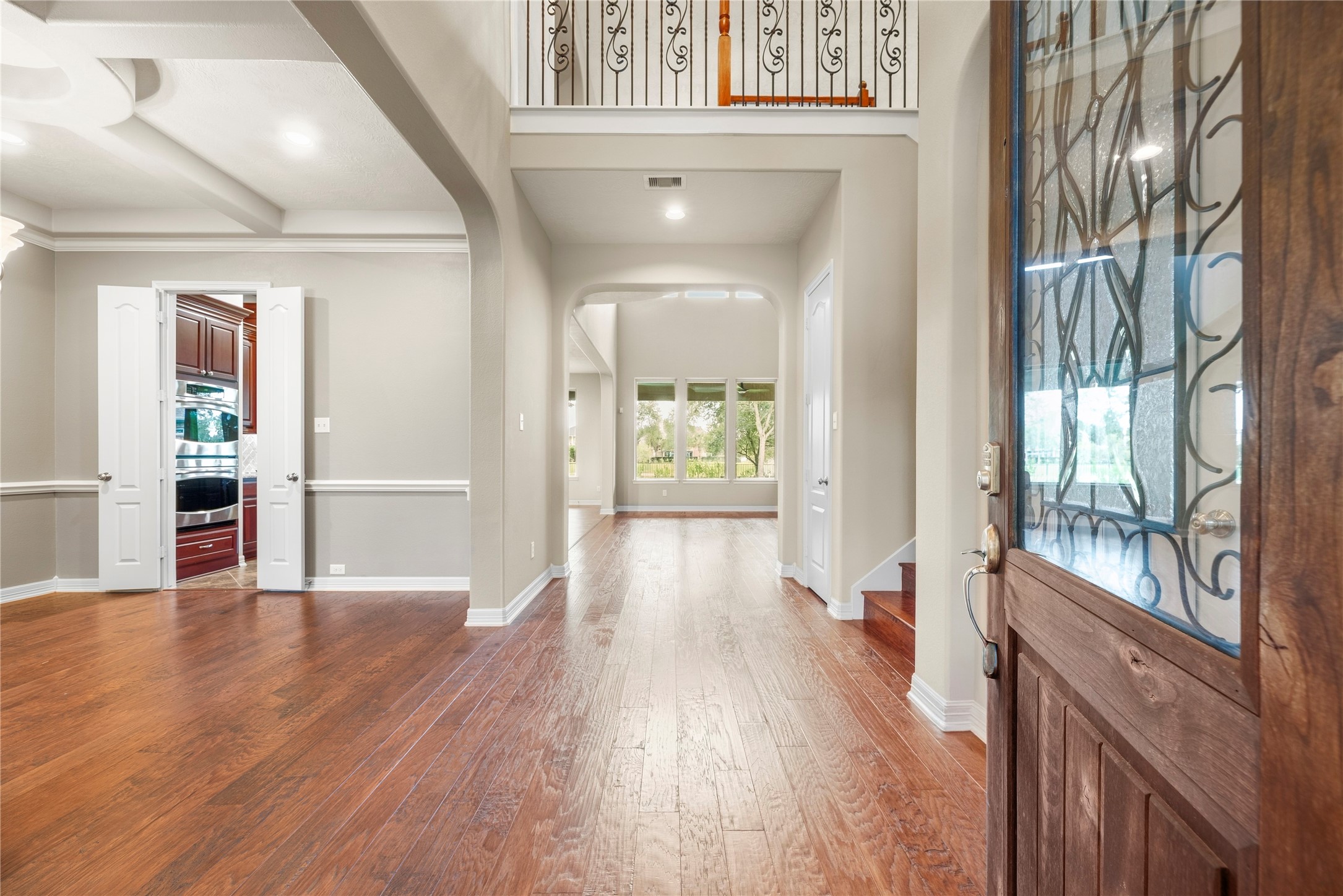 6915 Mountain Creek Lane Property Photo 9