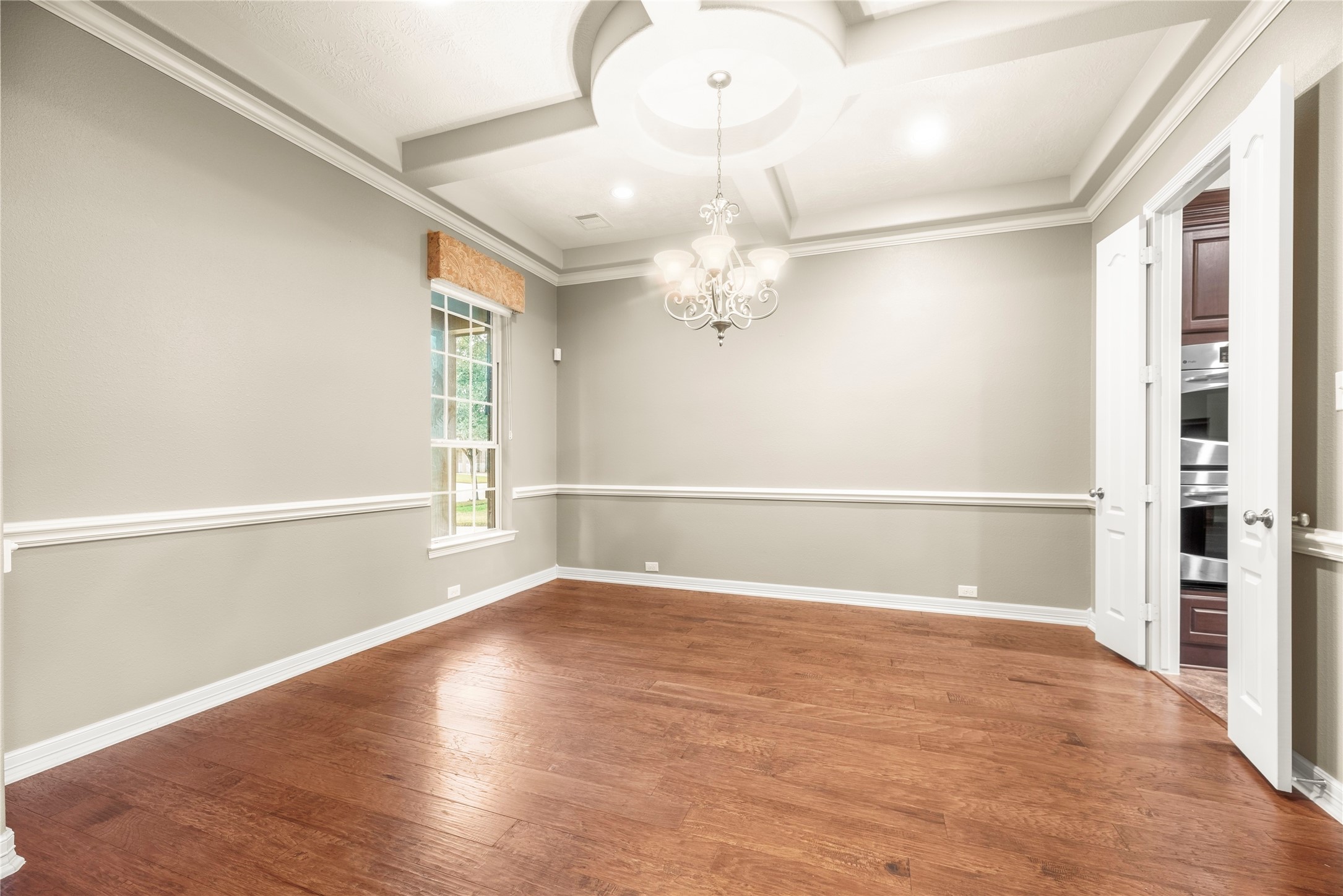 6915 Mountain Creek Lane Property Photo 12