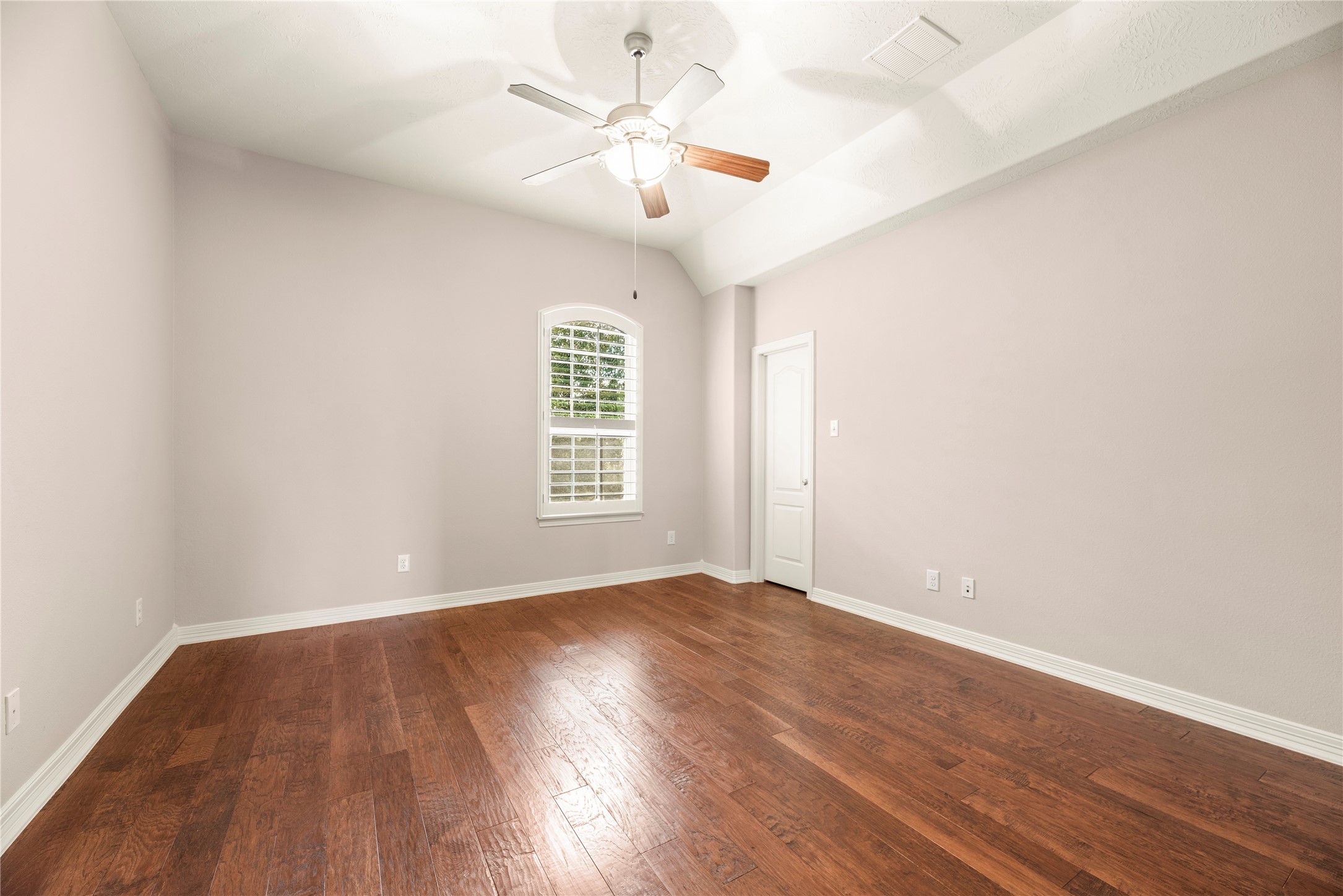6915 Mountain Creek Lane Property Photo 29