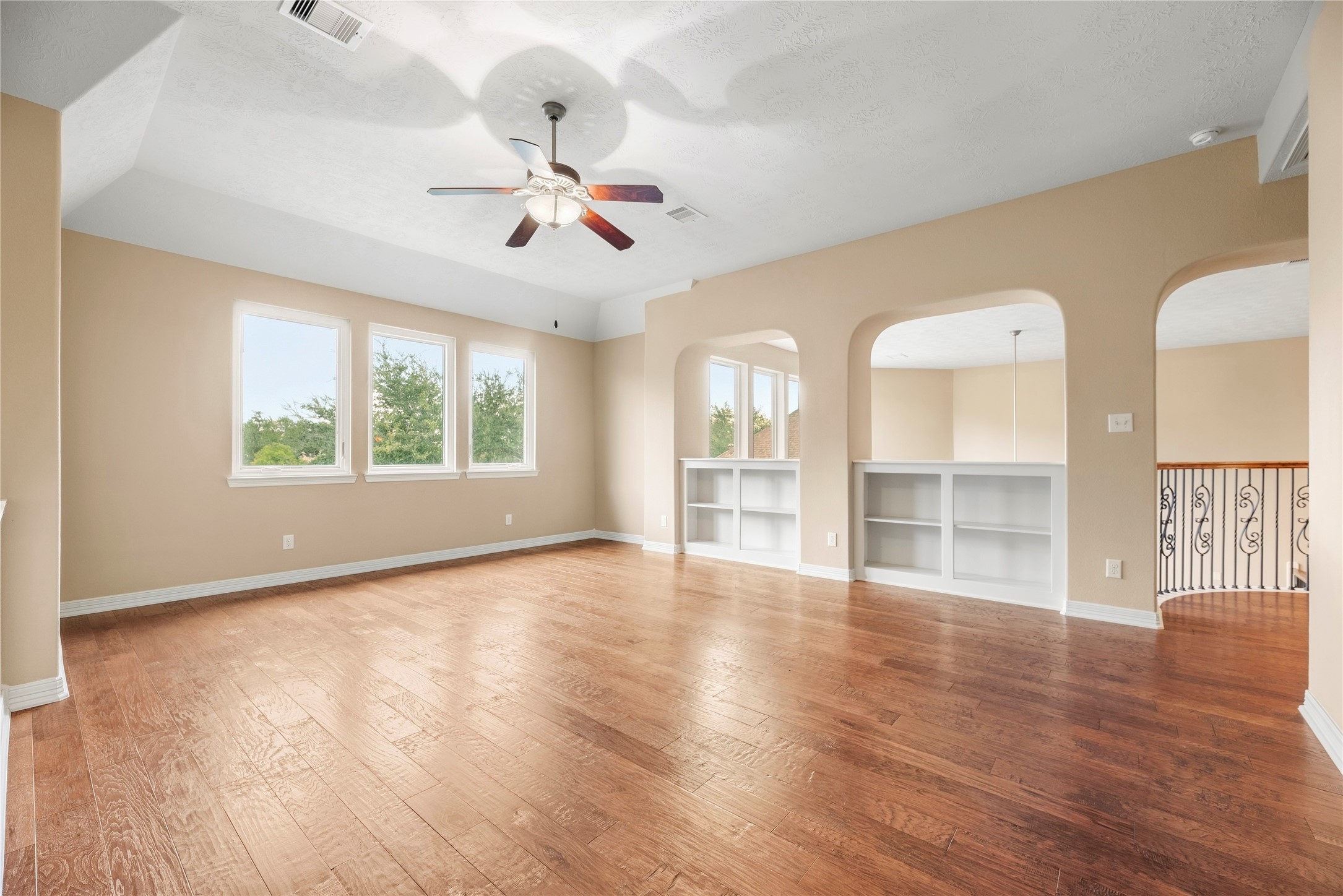 6915 Mountain Creek Lane Property Photo 32