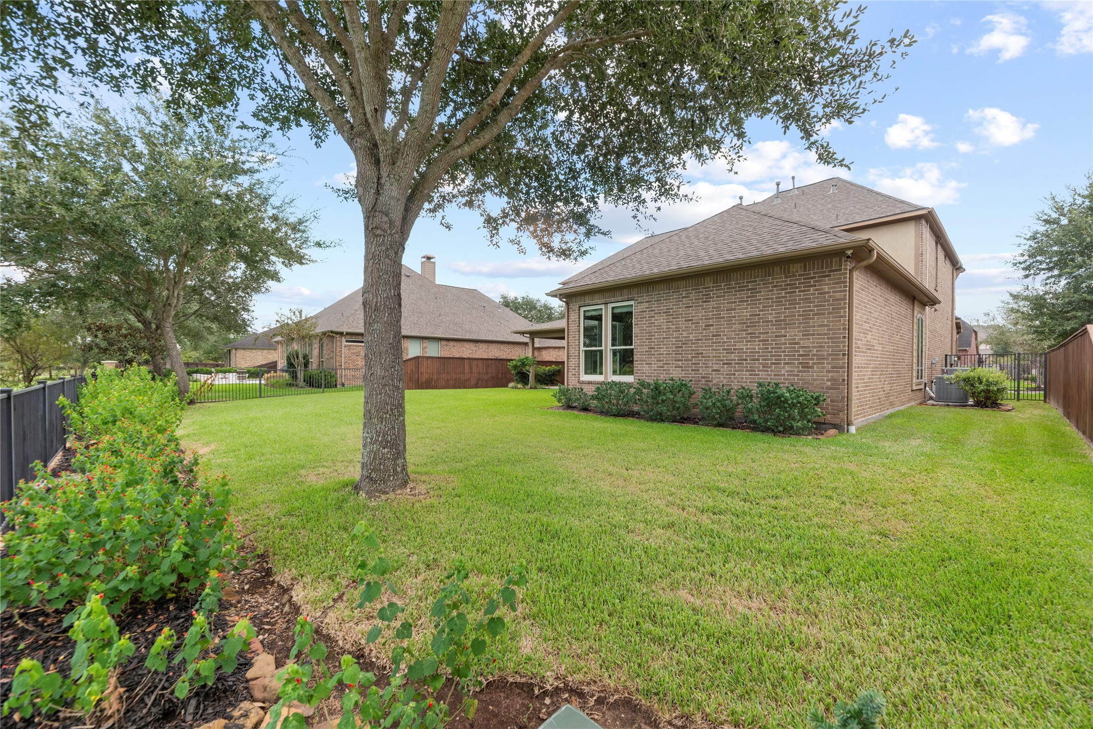 6915 Mountain Creek Lane Property Photo 44