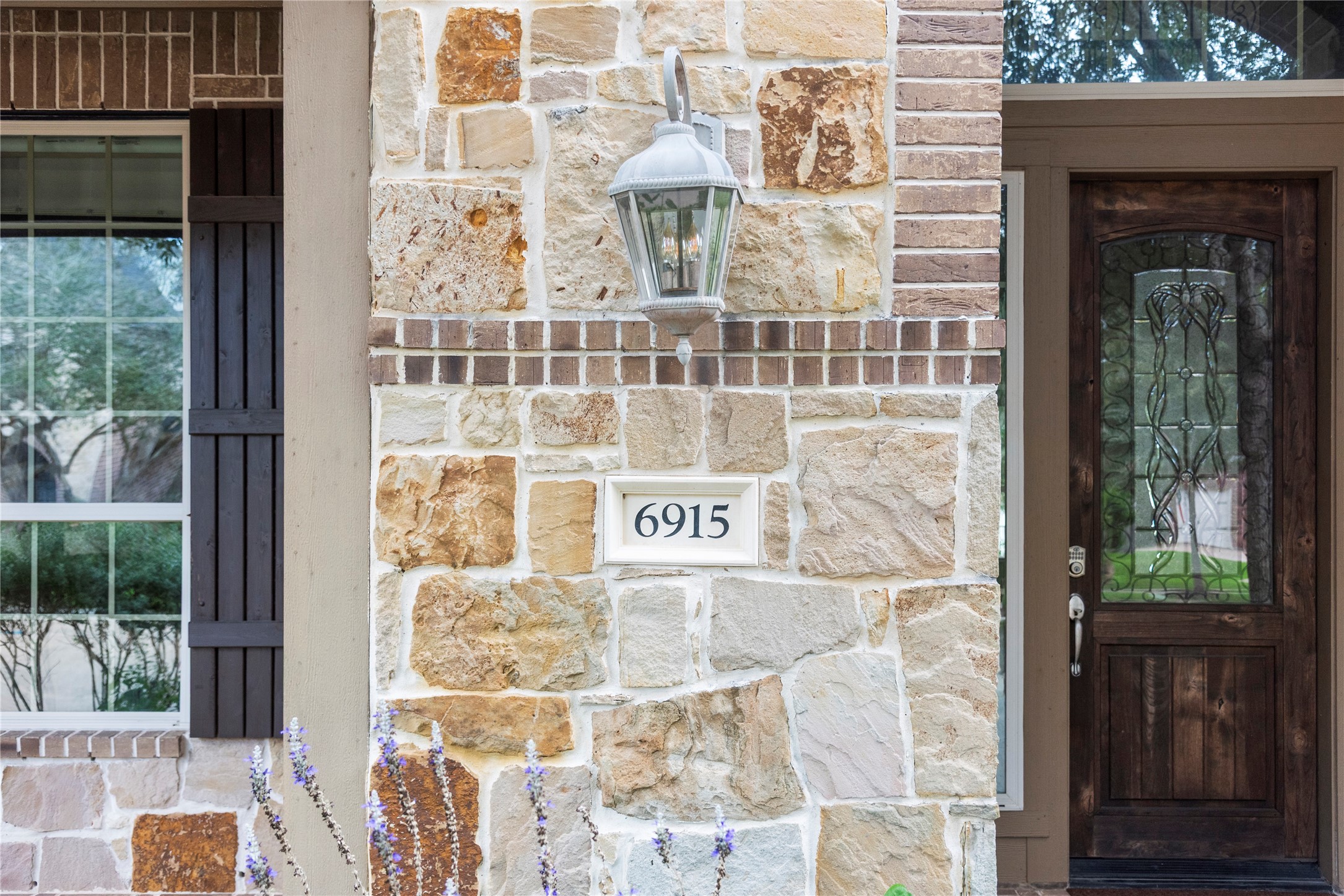 6915 Mountain Creek Lane Property Photo 49