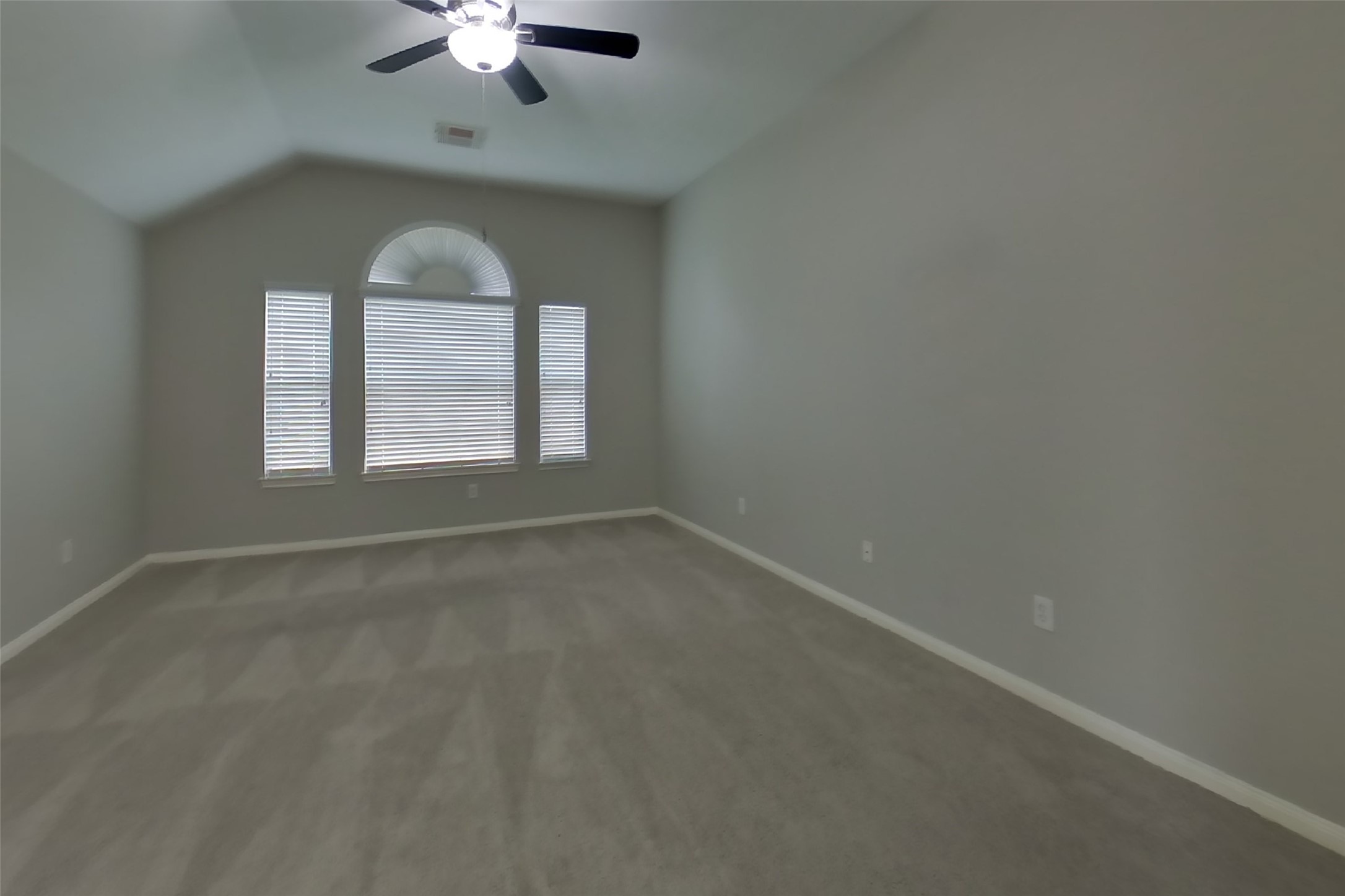 19235 Relay Road Property Photo 7