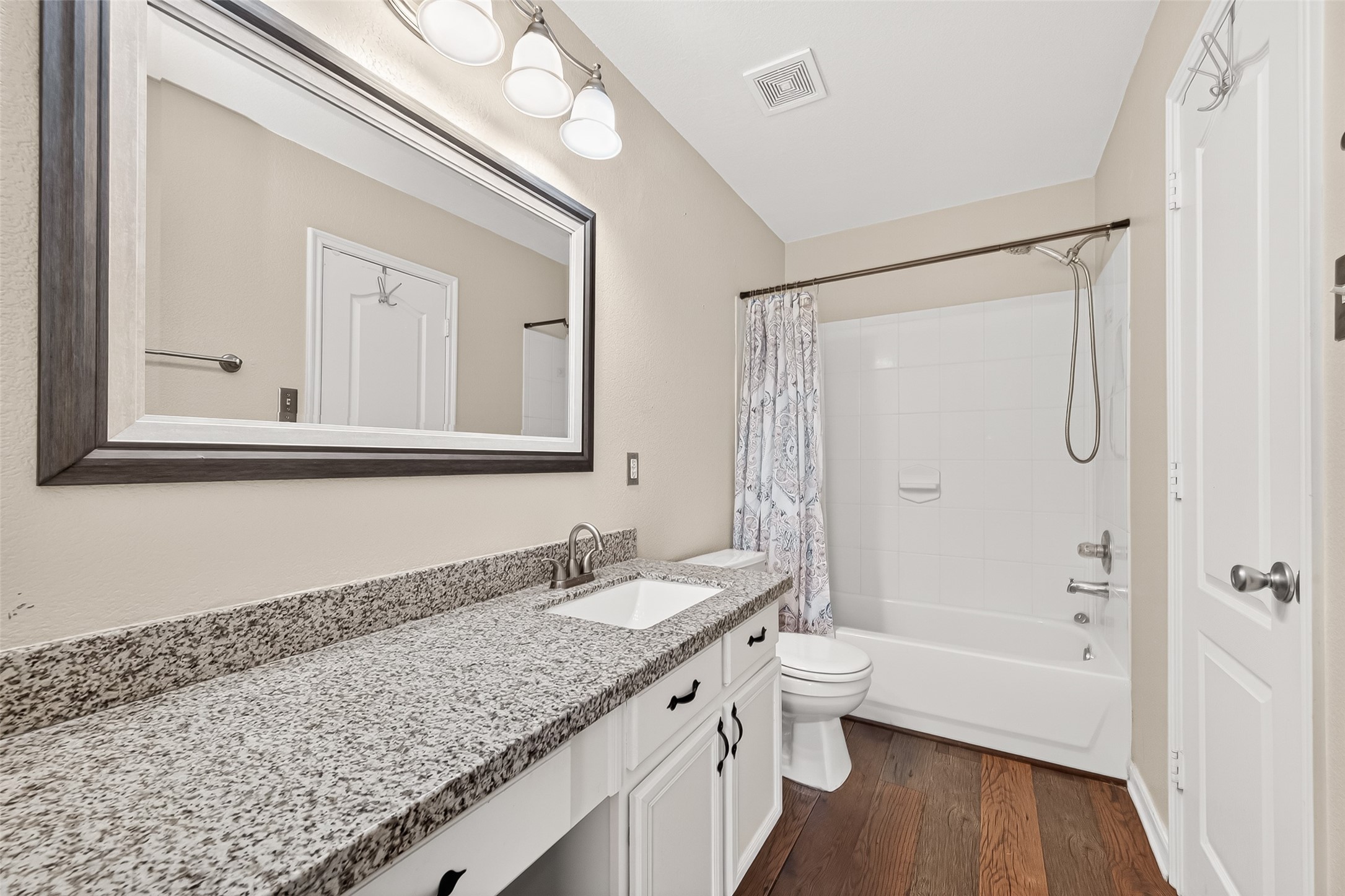 18902 Remington Park Drive Property Photo 9