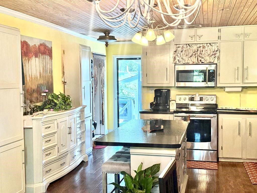 170 Crestwood Drive Property Photo 11