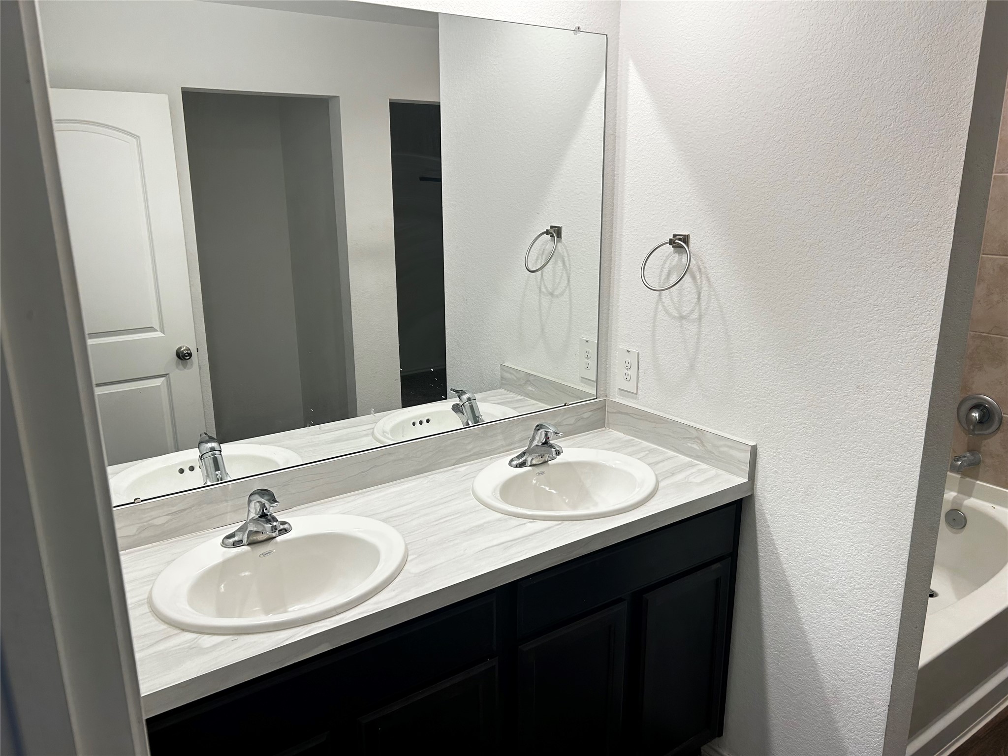 22414 Goose Pasture Lane Property Photo 5