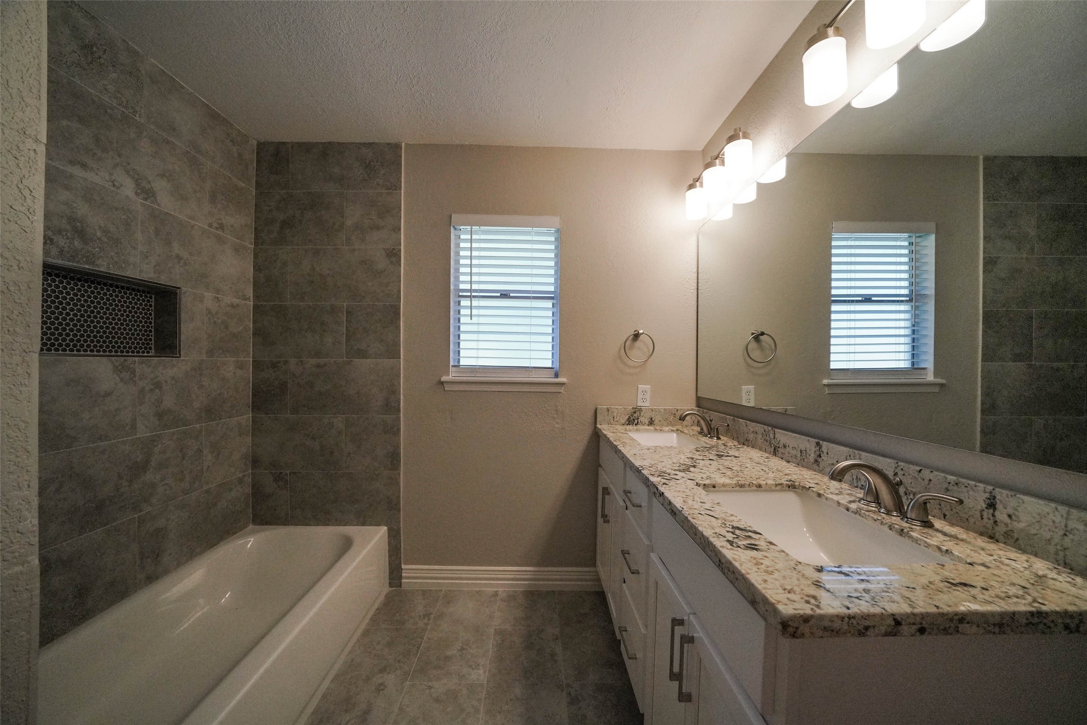 7818 Beaufort Drive Property Photo 20