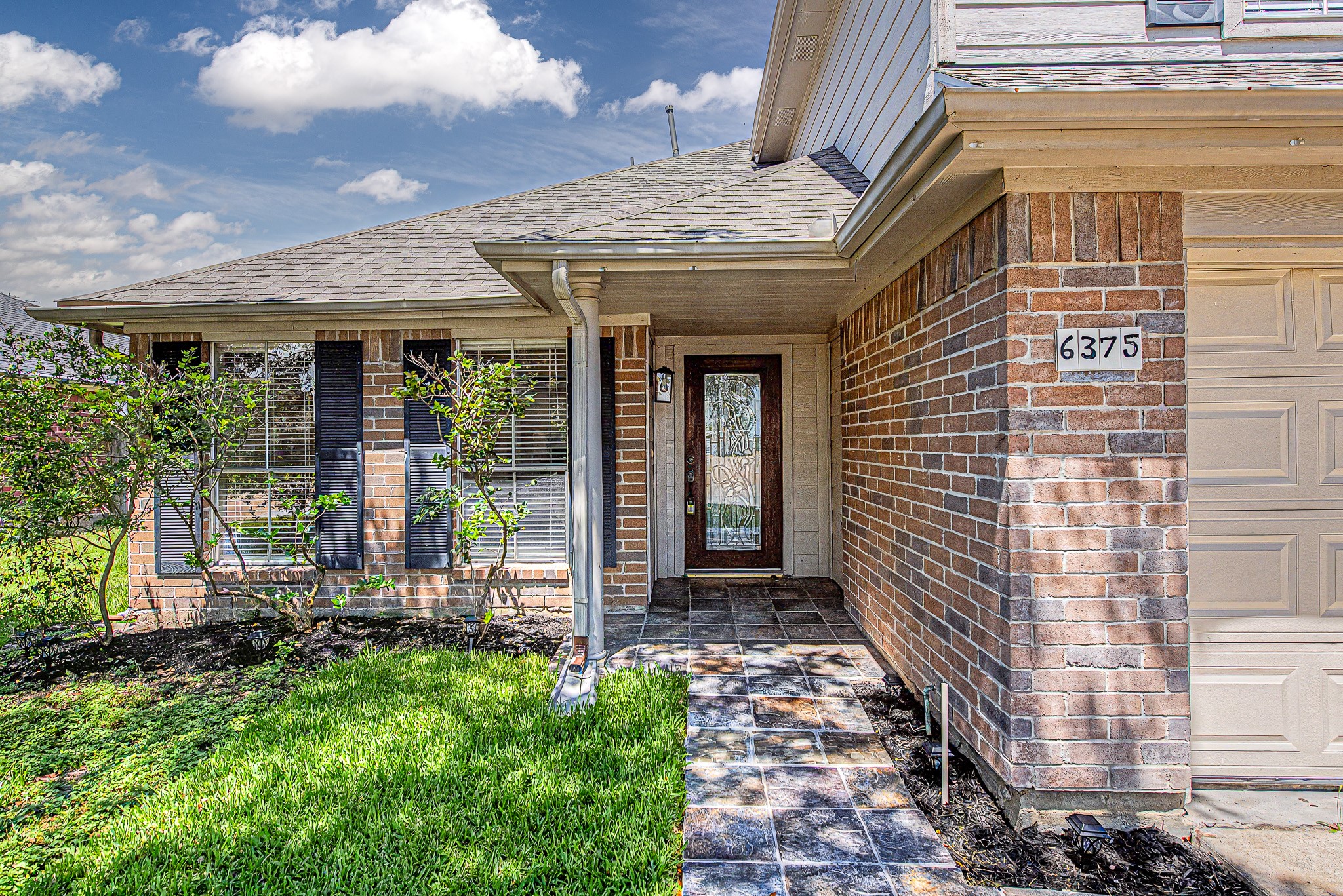 6375 Crossway Drive Property Photo 4