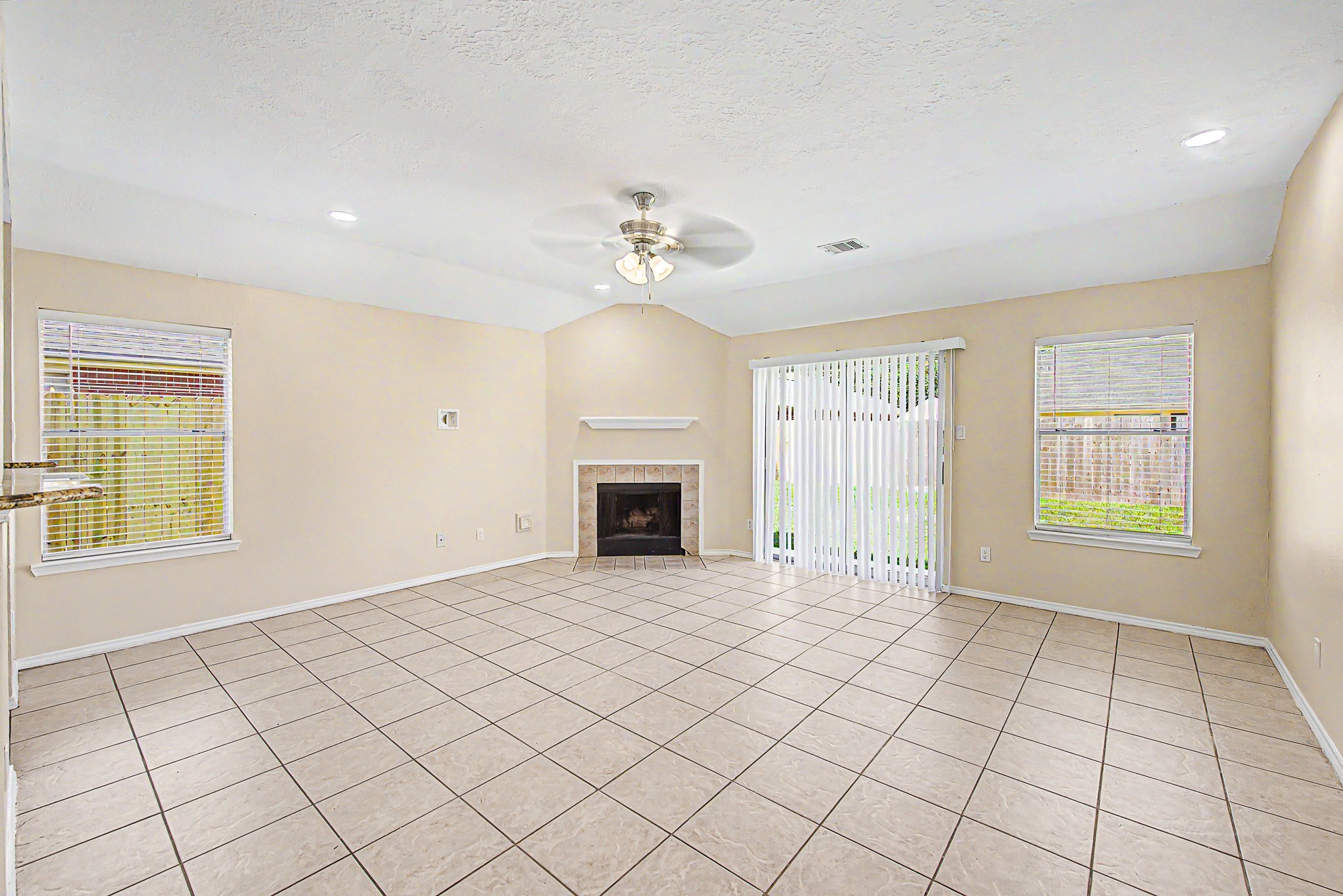 6375 Crossway Drive Property Photo 7