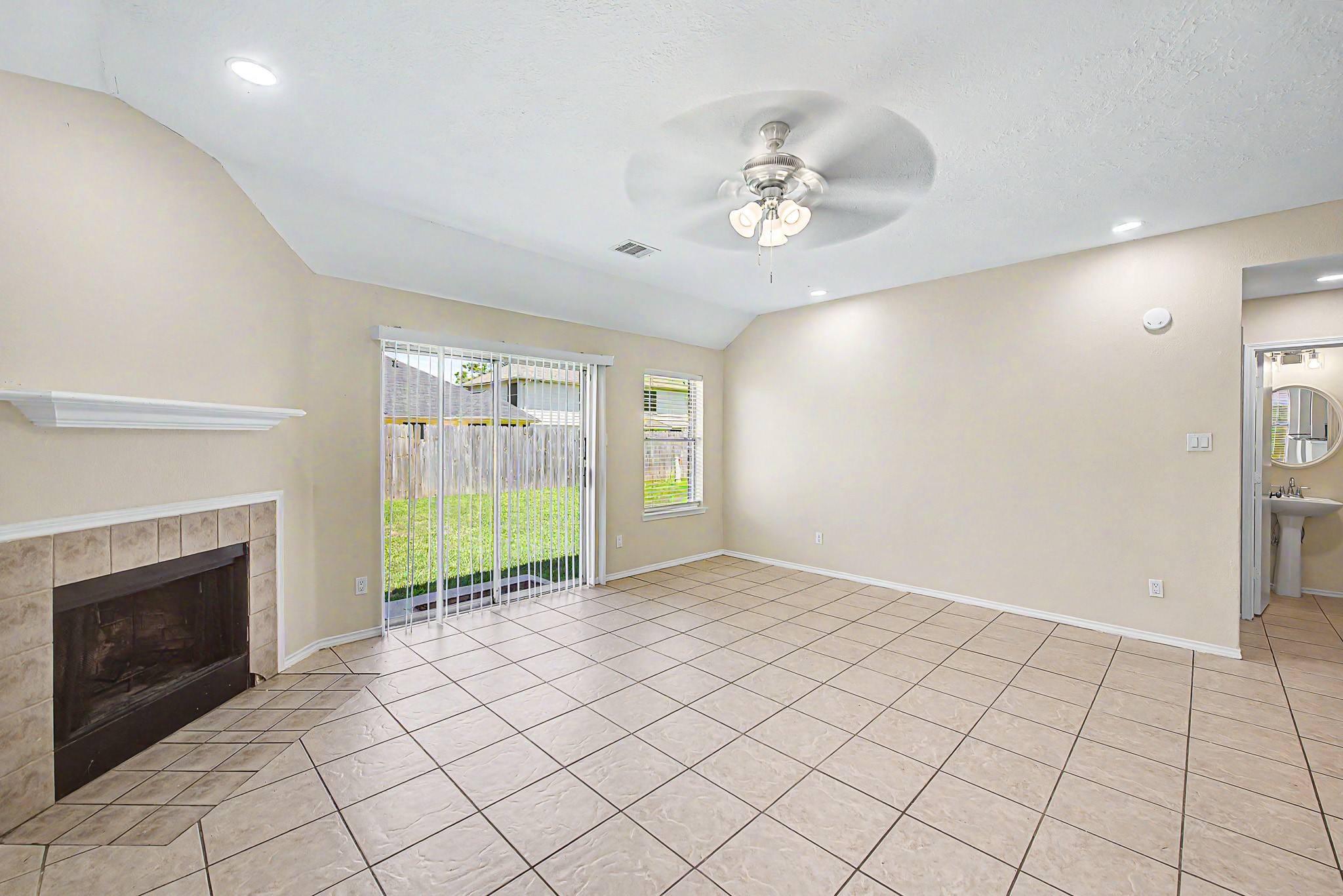 6375 Crossway Drive Property Photo 8