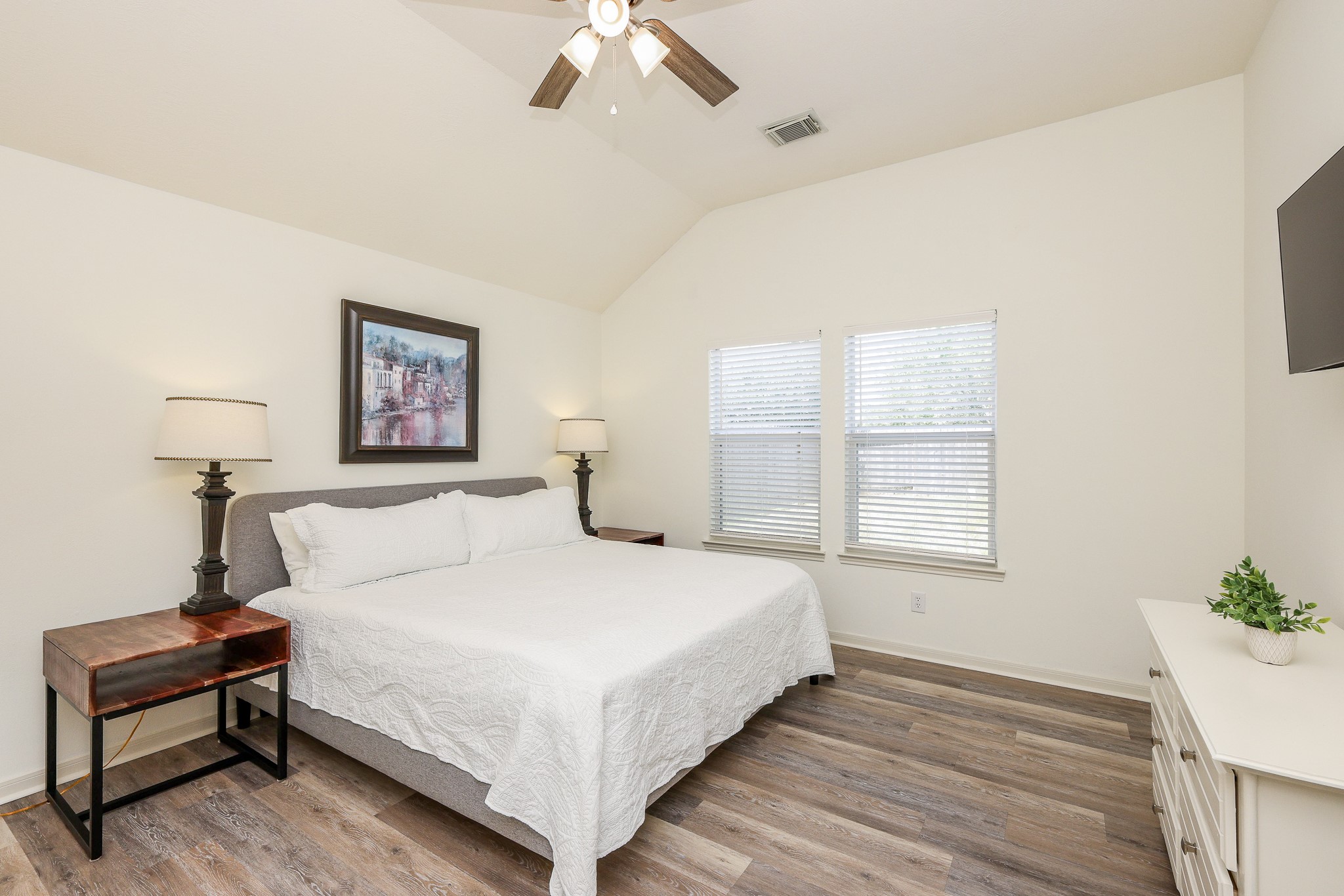 9426 Edgeloch Drive Property Photo 11