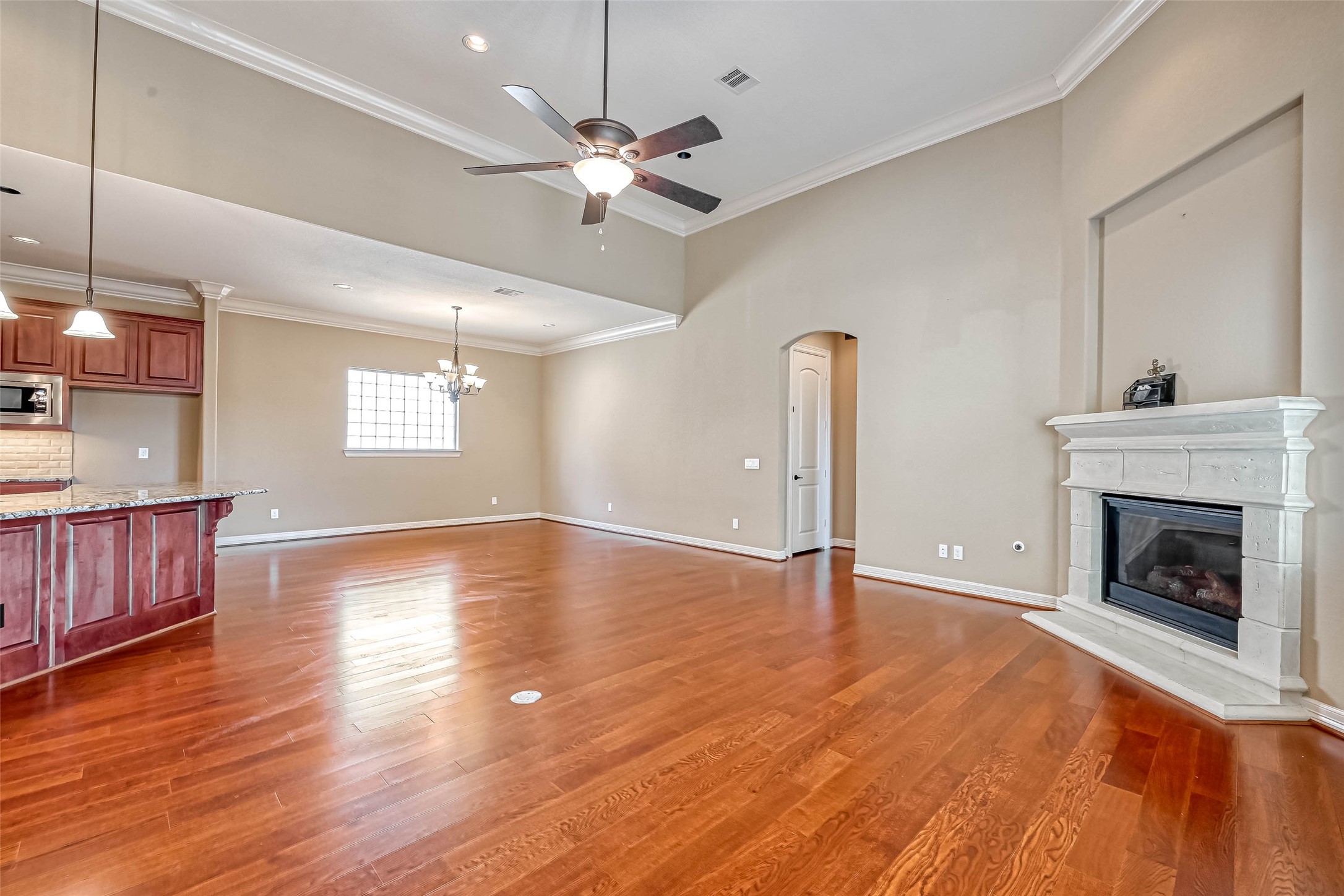 5014 Fairford Drive Property Photo 11
