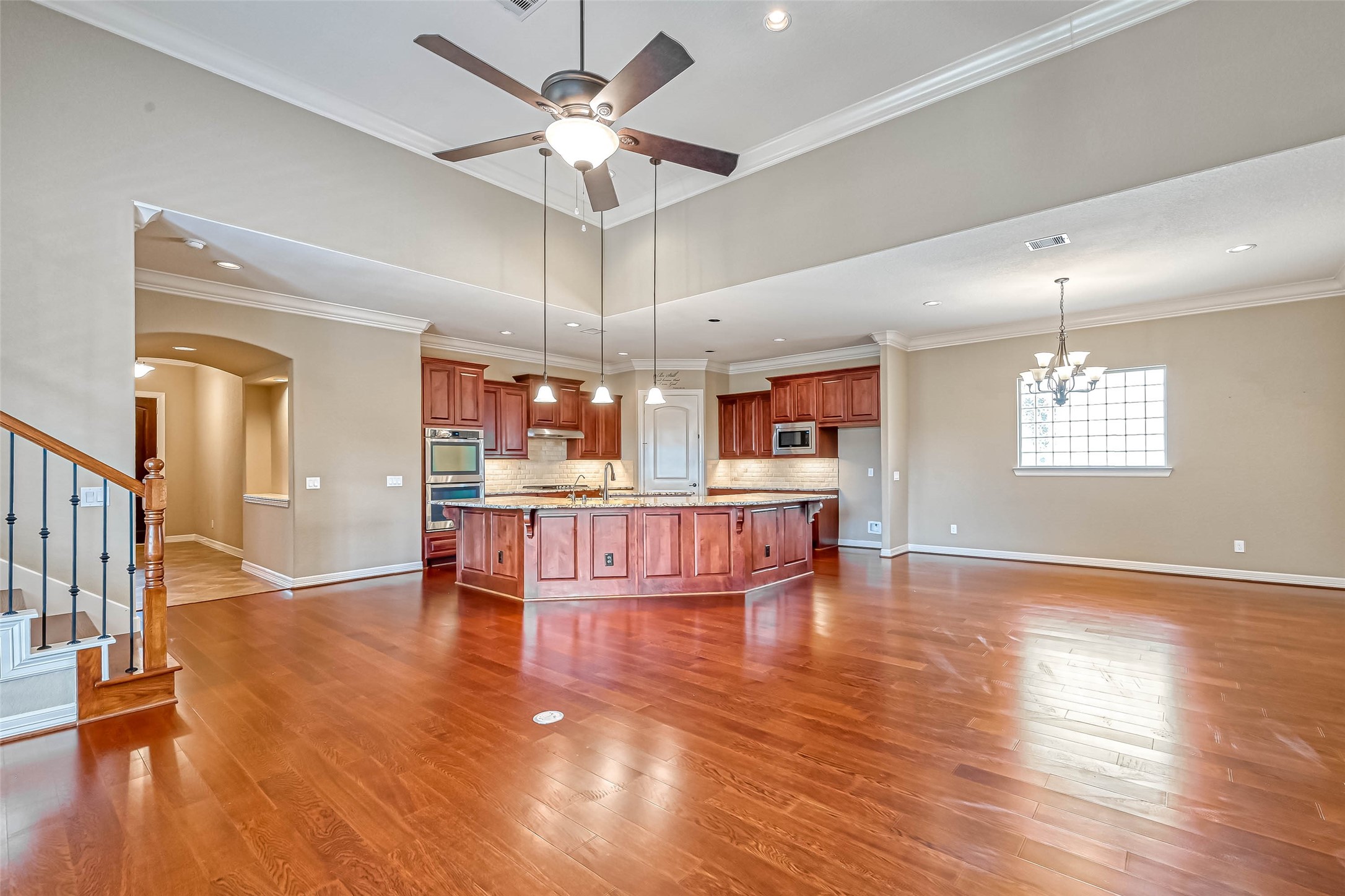 5014 Fairford Drive Property Photo 13