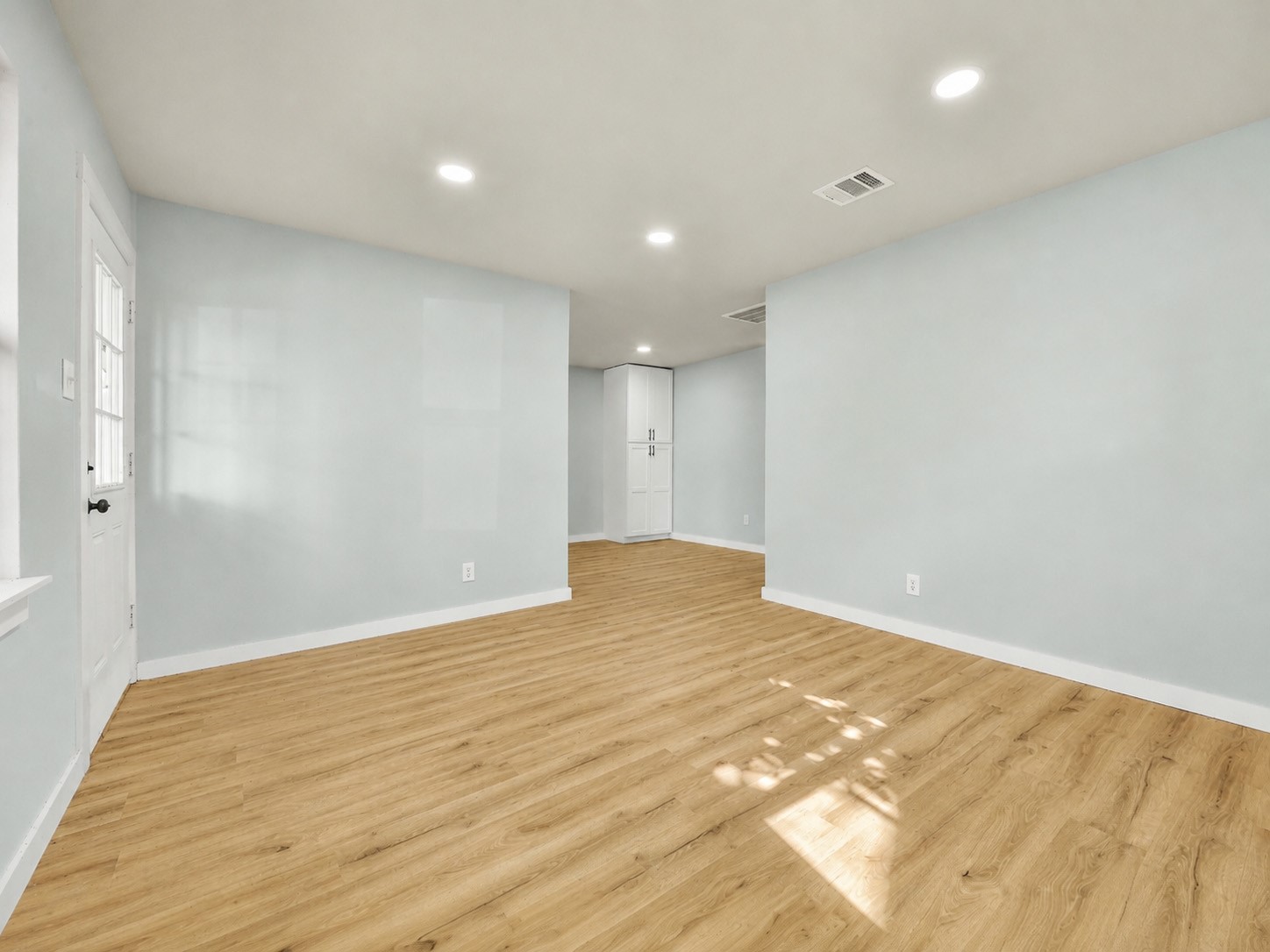 10705 Munn Street Property Photo 4