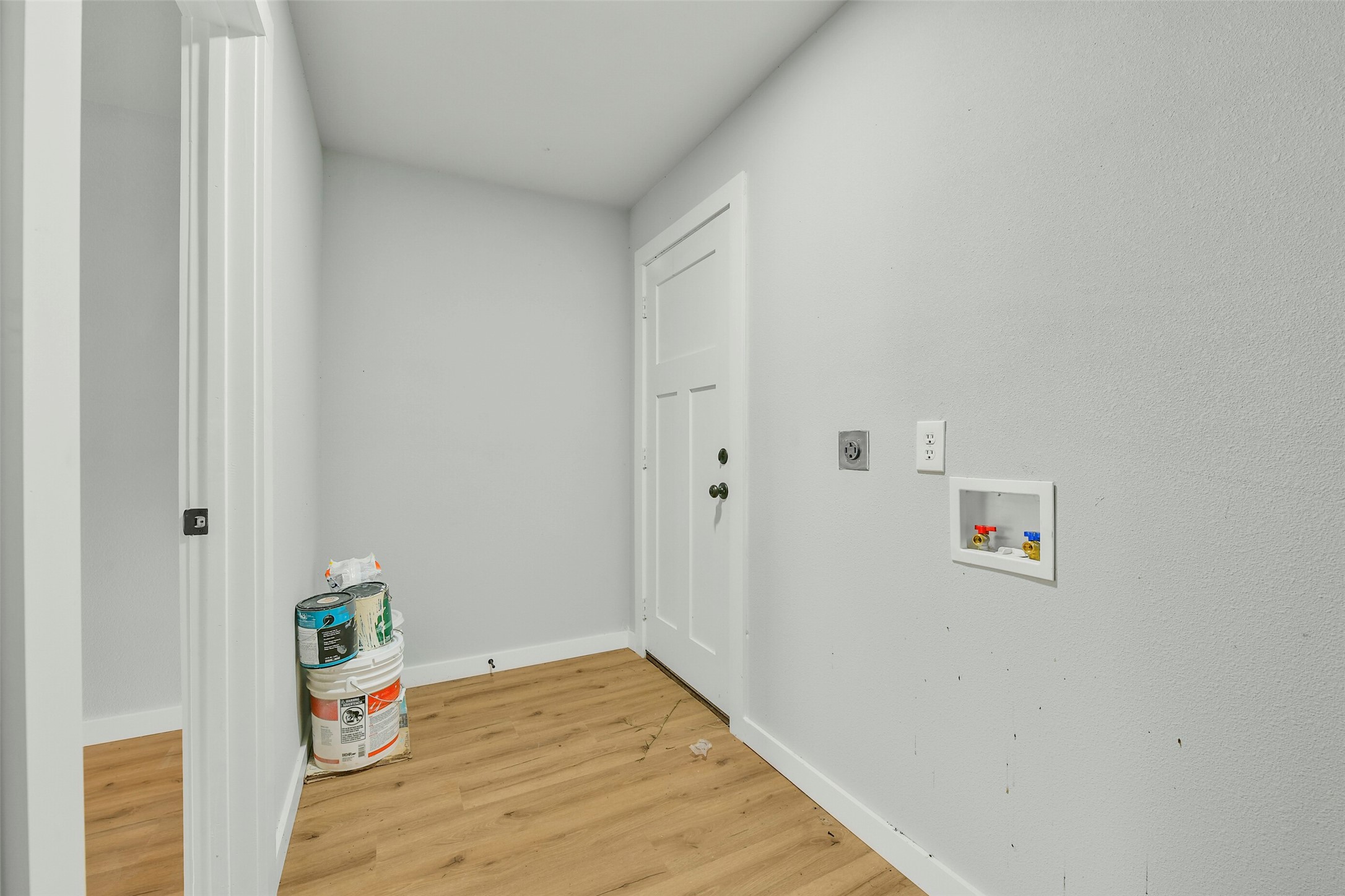 10705 Munn Street Property Photo 11