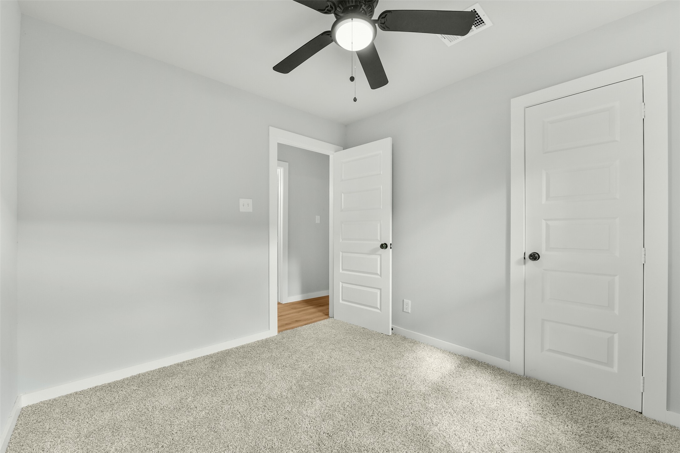 10705 Munn Street Property Photo 13