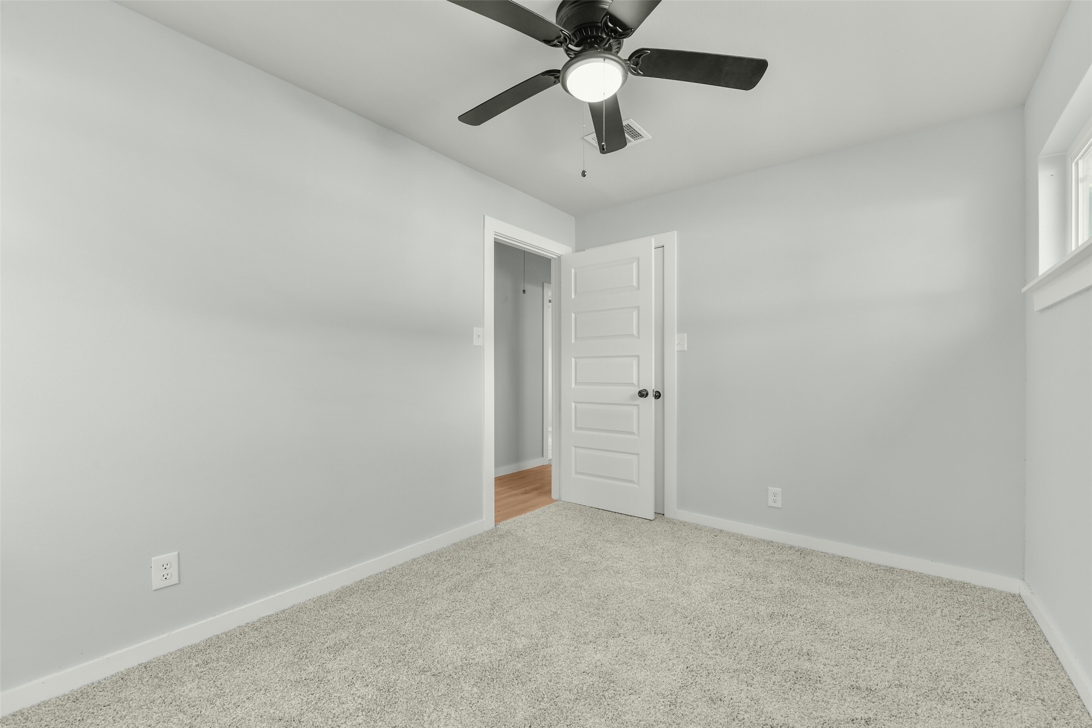 10705 Munn Street Property Photo 15