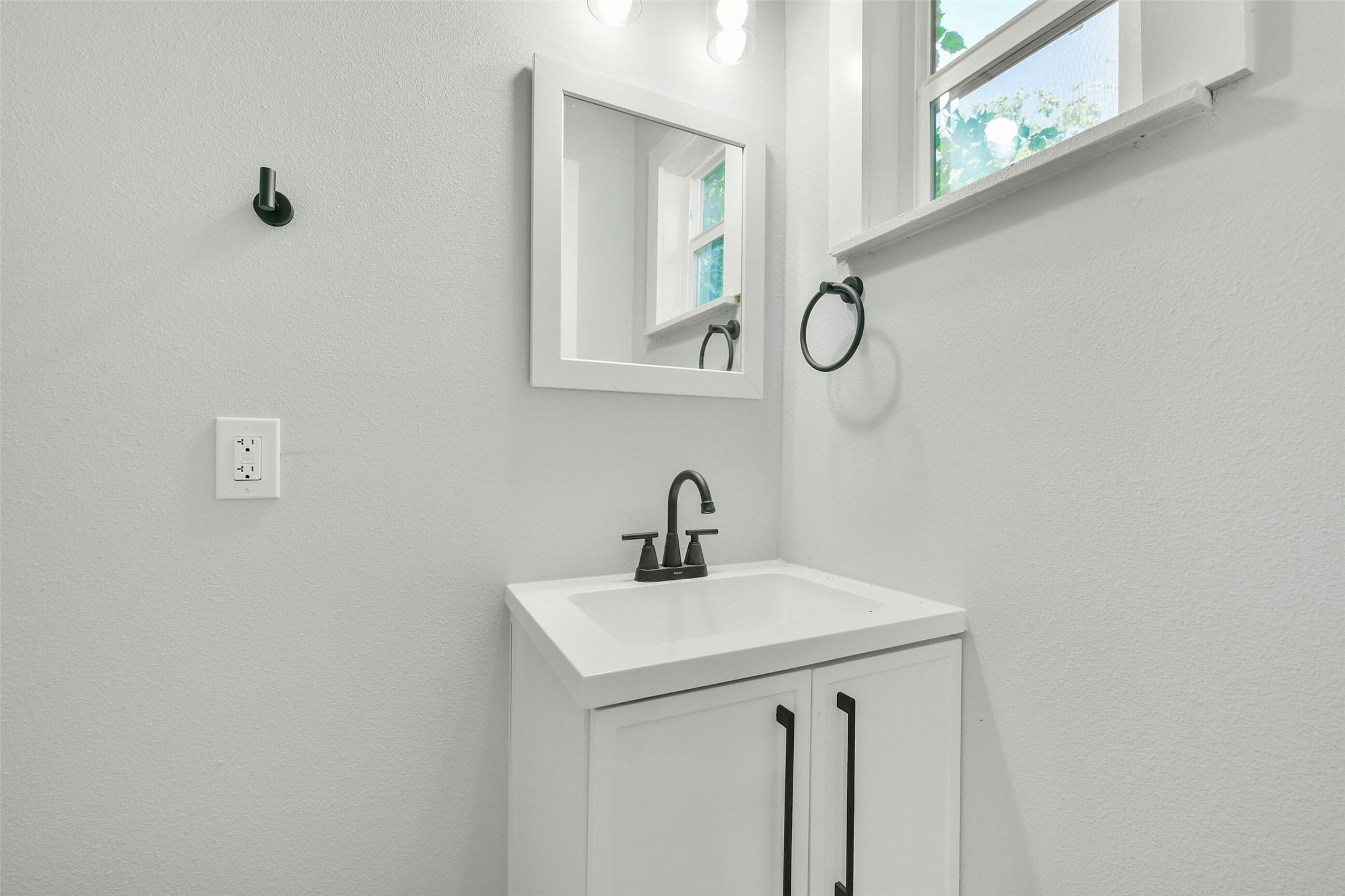 10705 Munn Street Property Photo 18