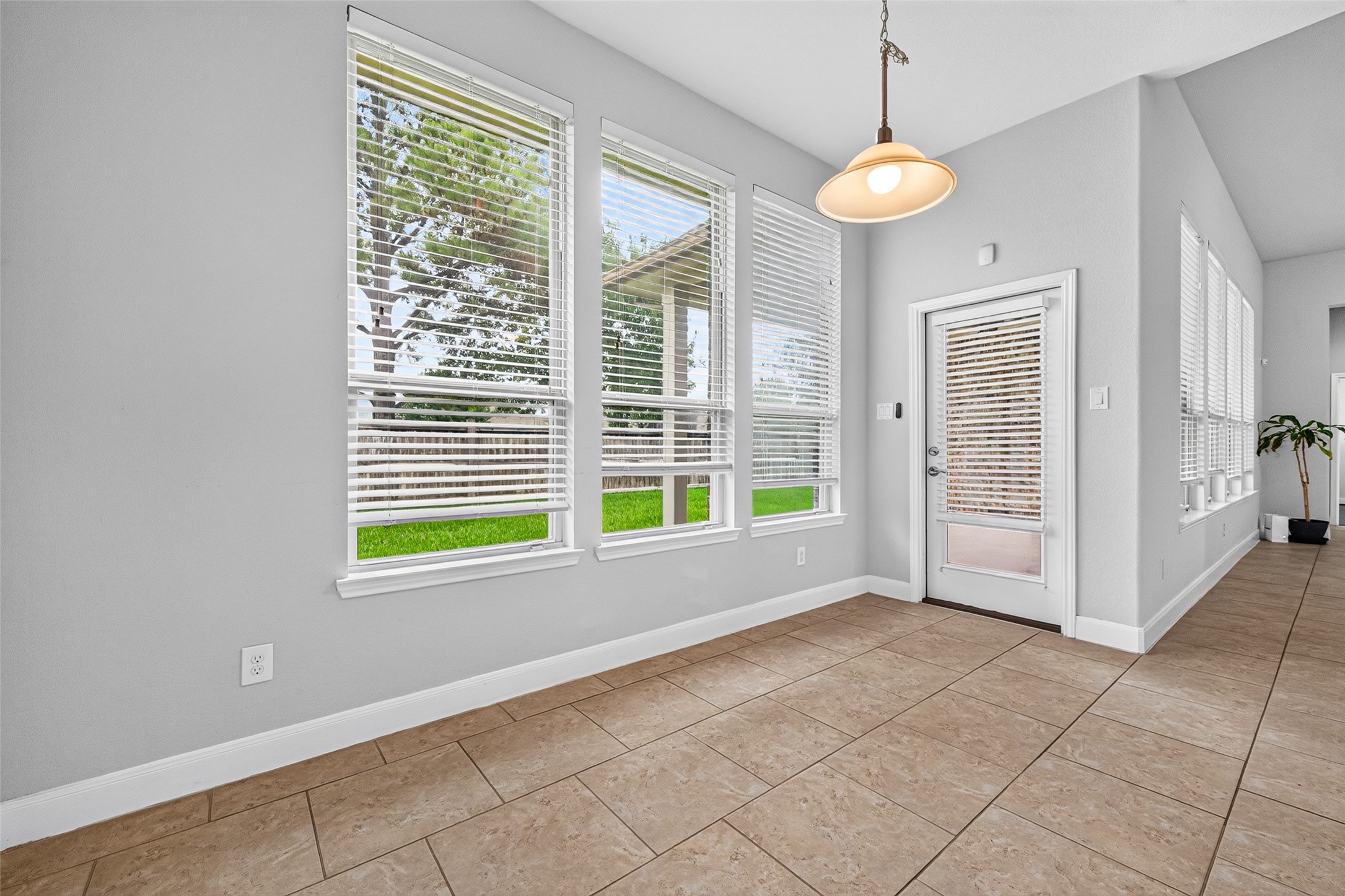 25331 Celtic Terrace Drive Property Photo 18