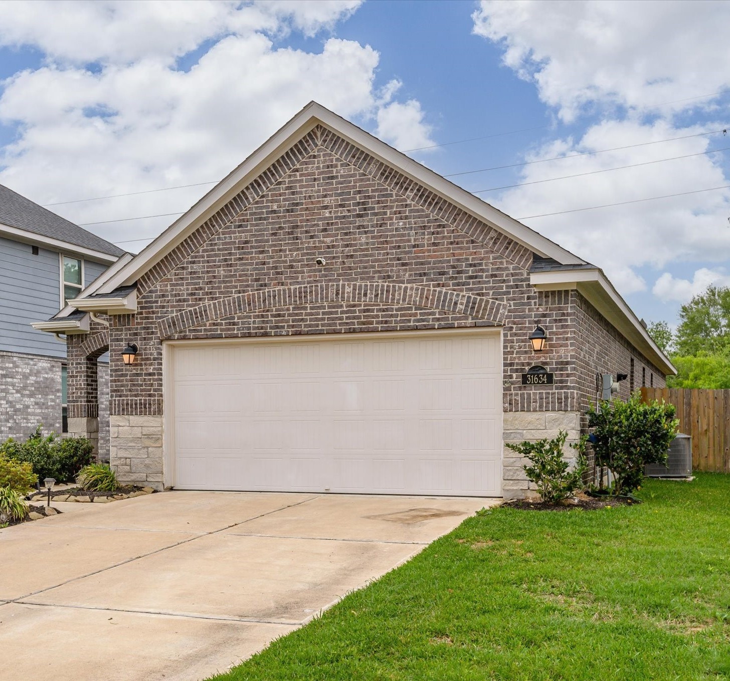31634 Heguy Pass Property Photo 1
