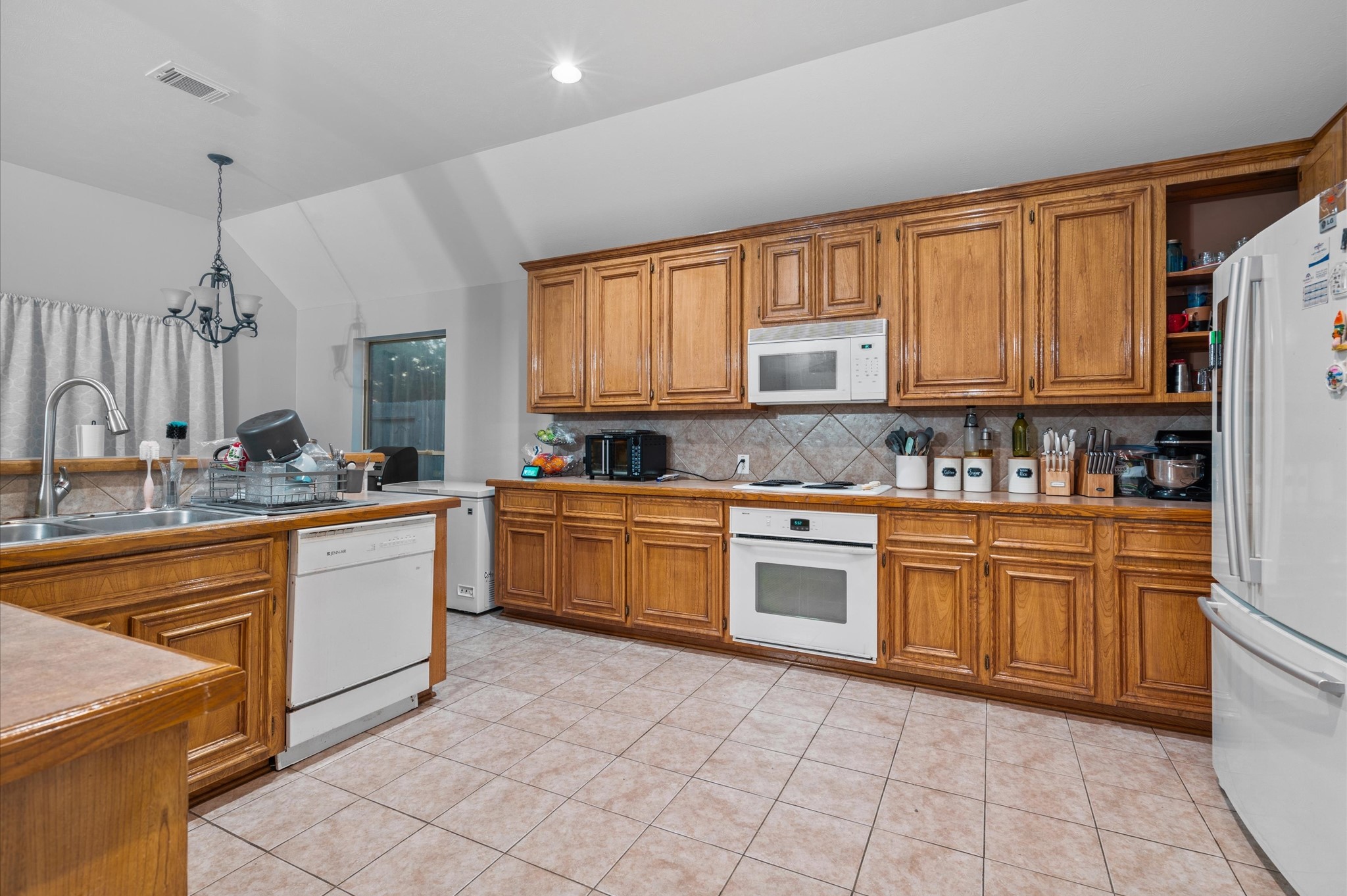 5806 Windy Knoll Lane Property Photo 10