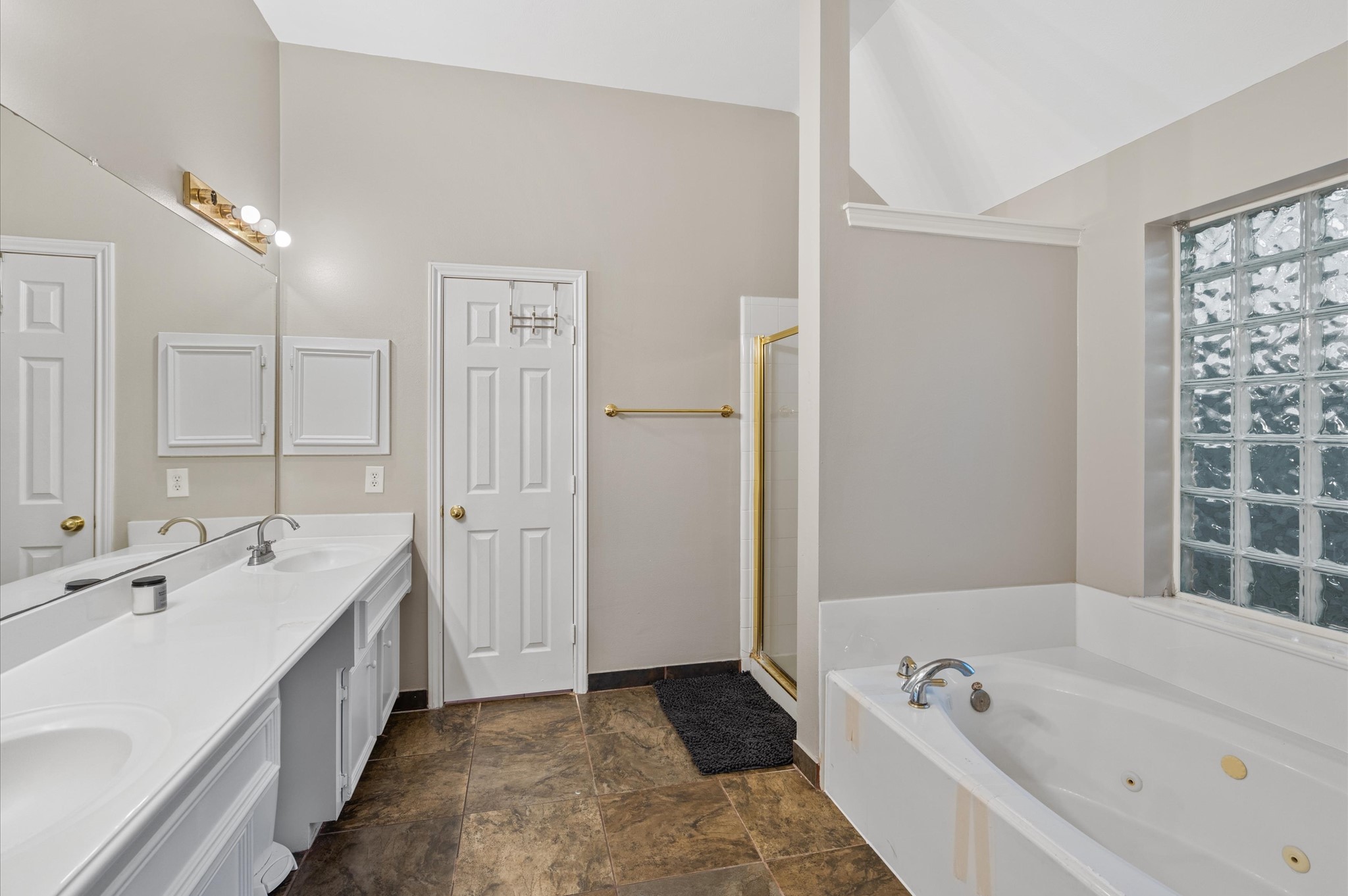5806 Windy Knoll Lane Property Photo 17