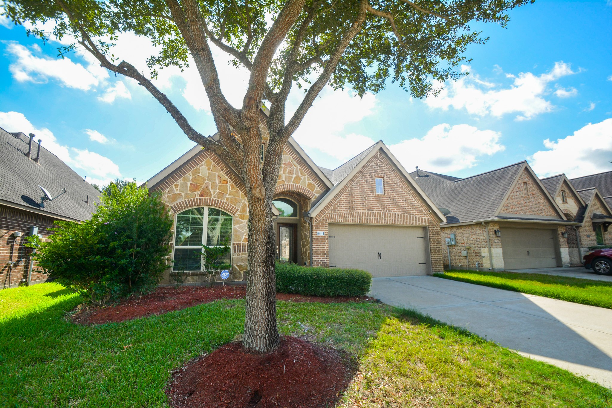2511 Mountain Sage Drive Property Photo 3