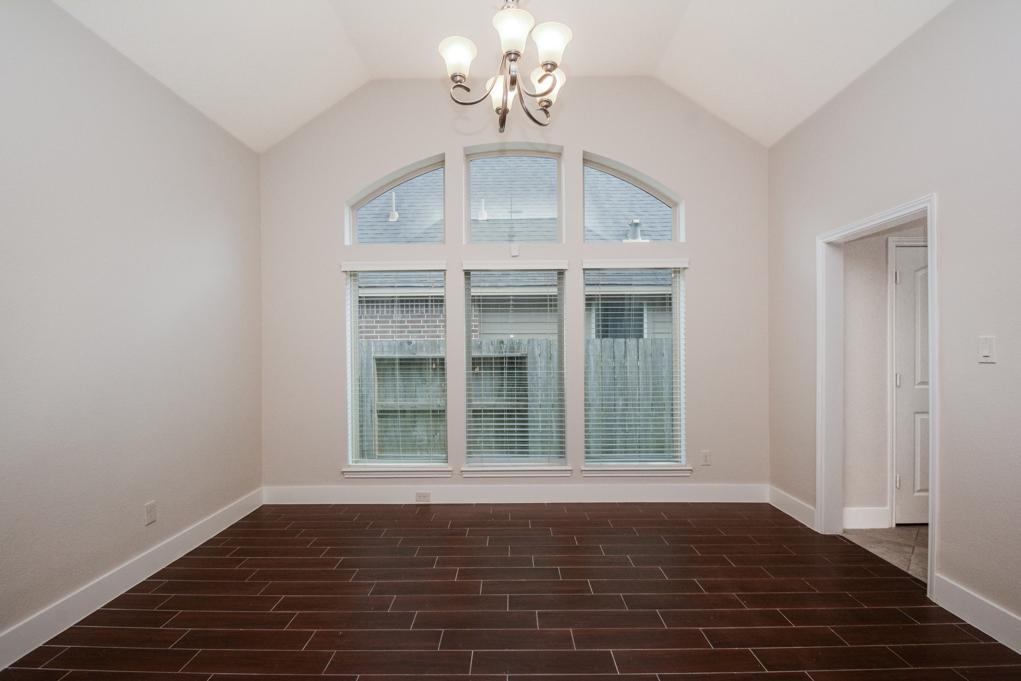 2511 Mountain Sage Drive Property Photo 8