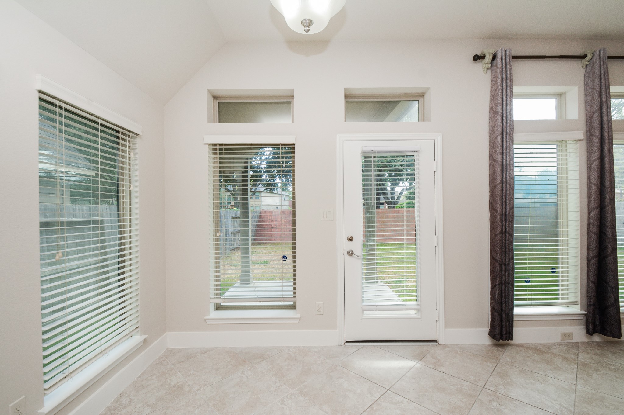 2511 Mountain Sage Drive Property Photo 23