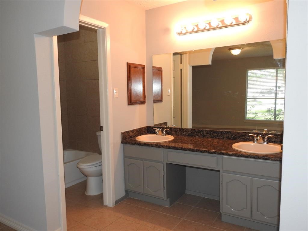 19902 Bishops Gate Lane Property Photo 8