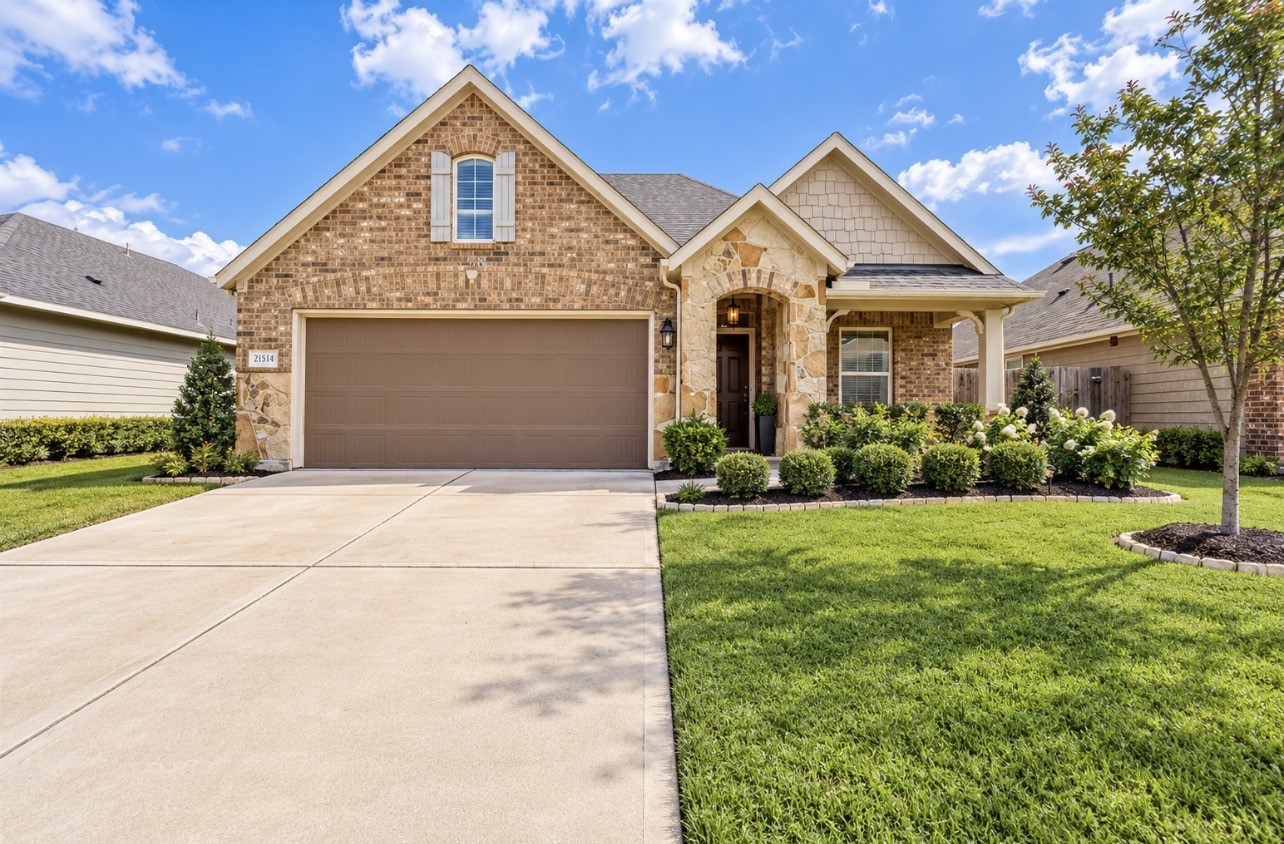 21514 Autumn Summit Street Property Photo 1