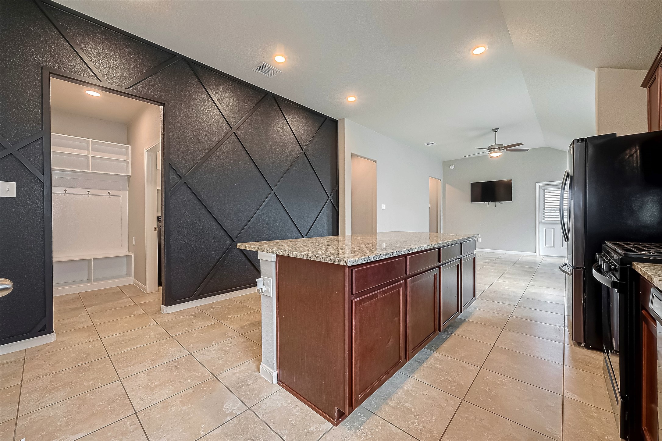 21514 Autumn Summit Street Property Photo 8