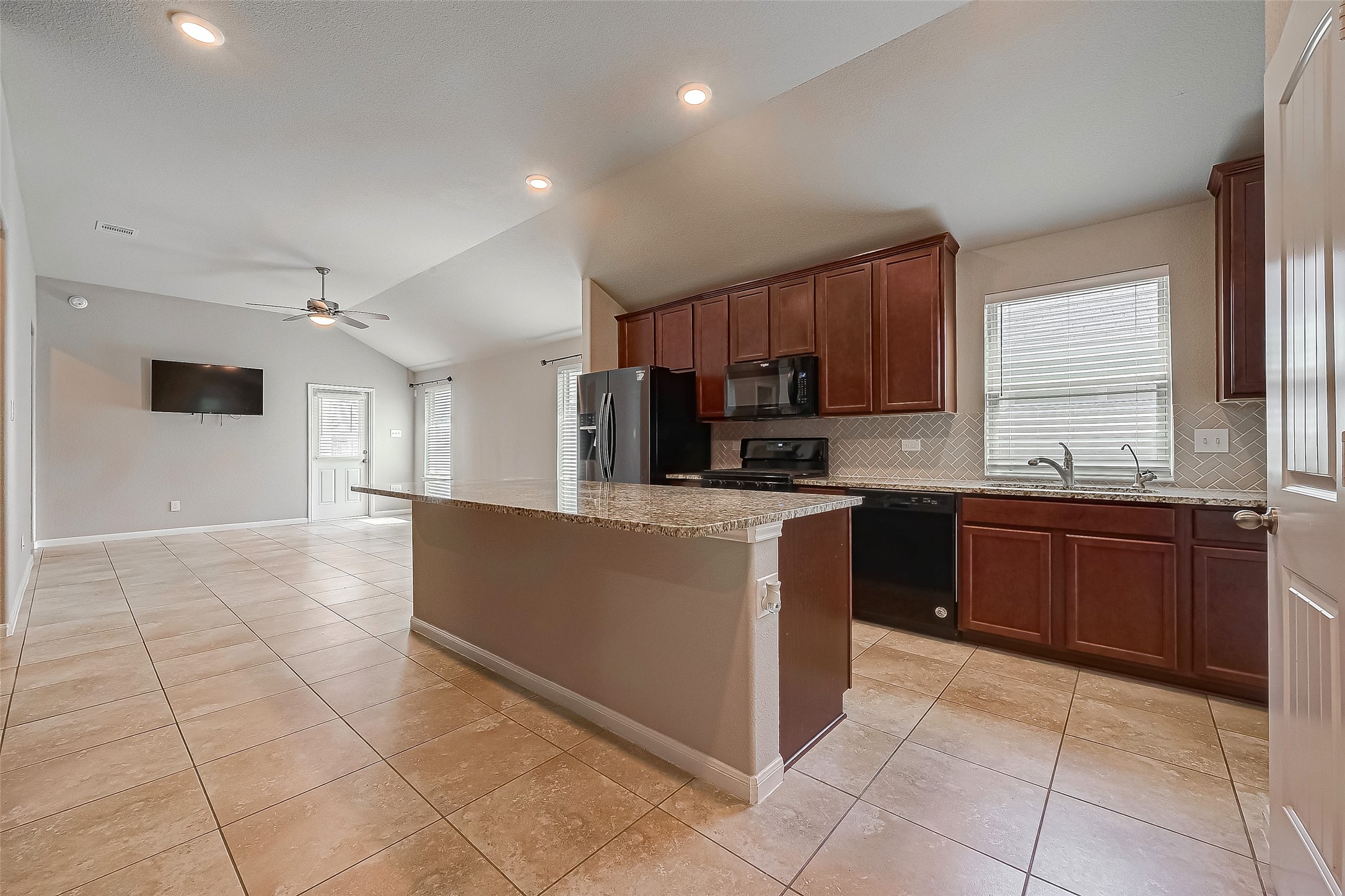 21514 Autumn Summit Street Property Photo 11