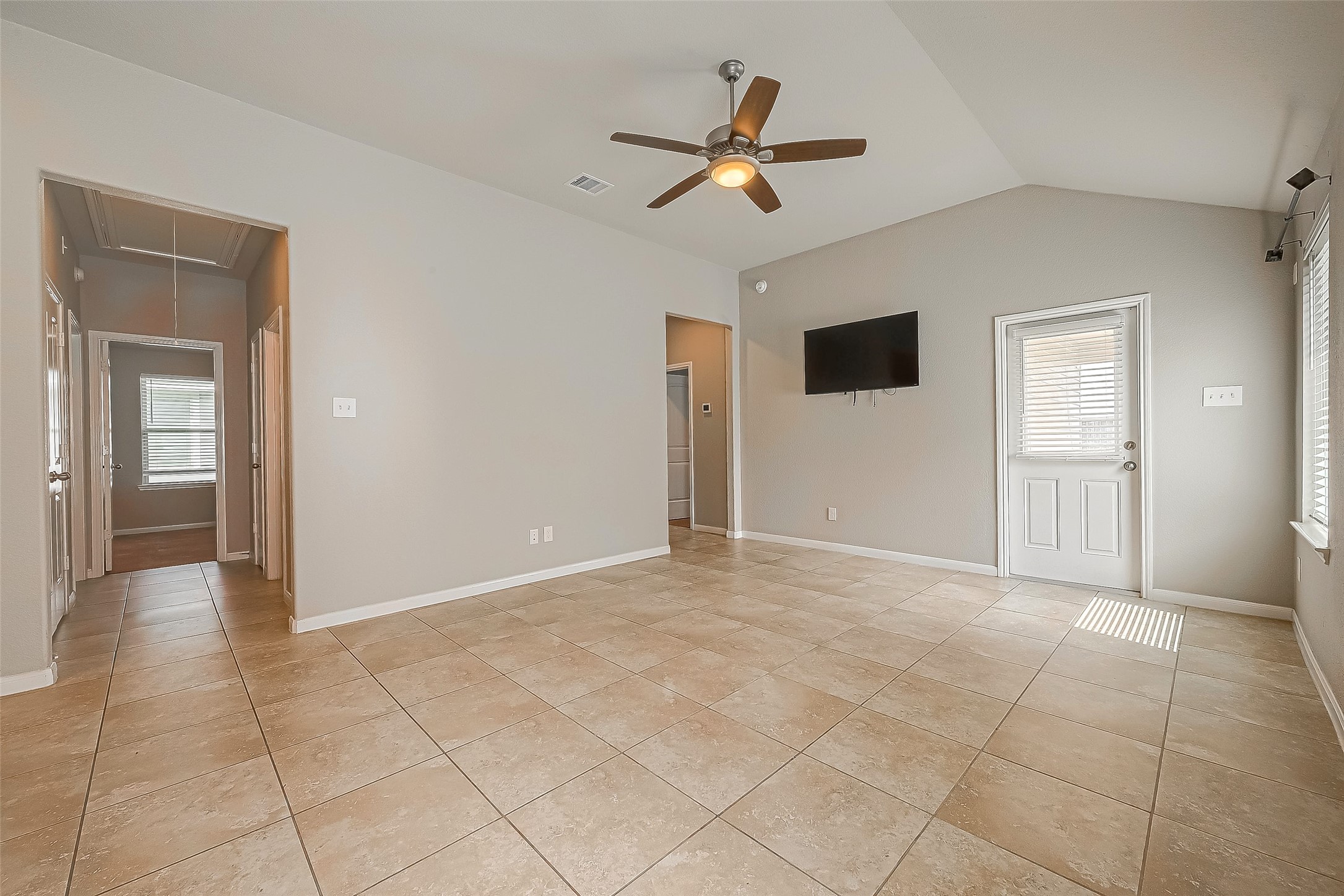 21514 Autumn Summit Street Property Photo 12