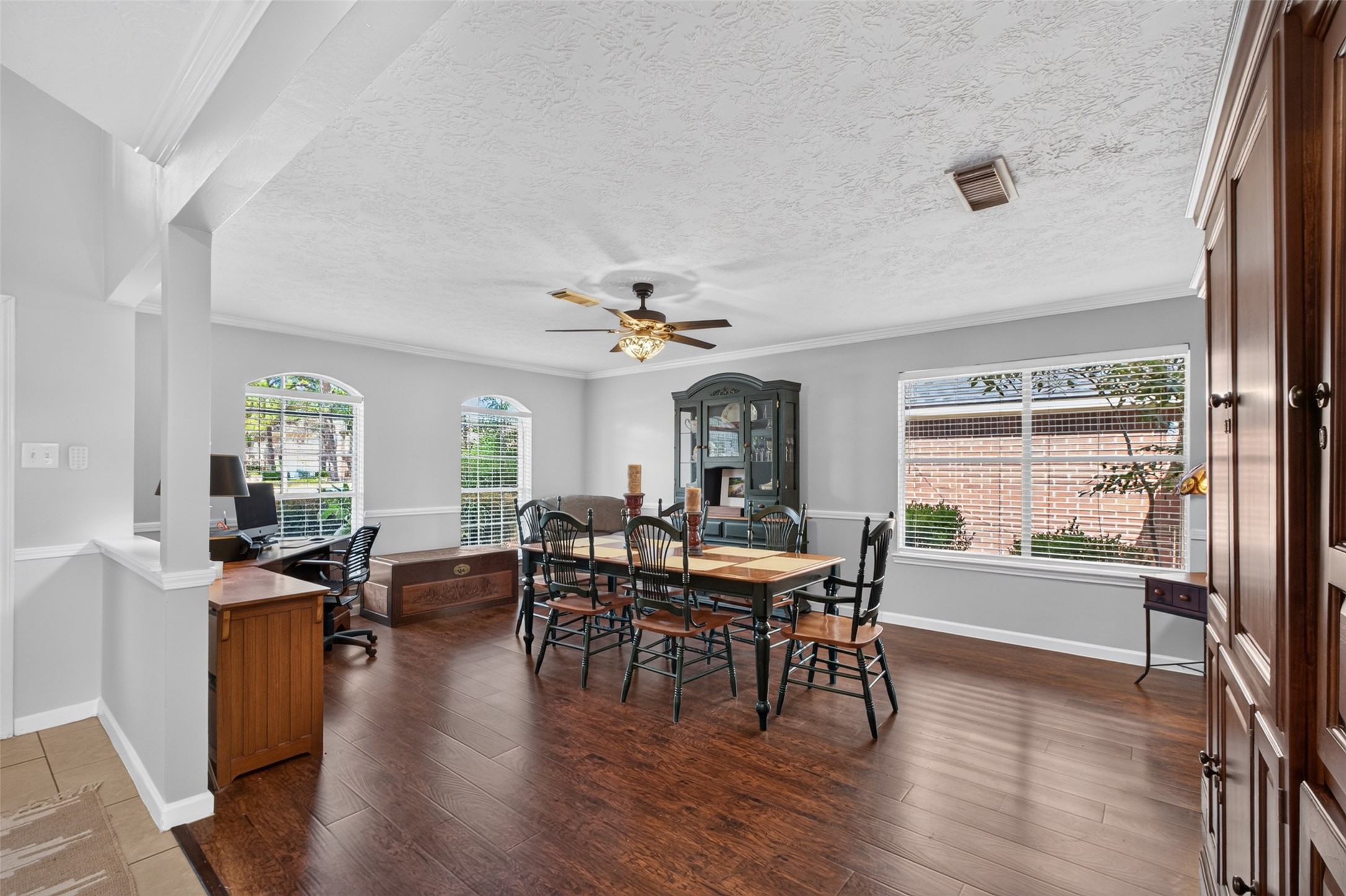 17826 Seven Pines Drive Property Photo 4
