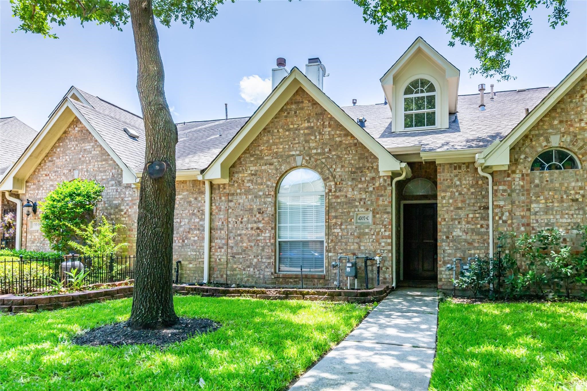 4707 Cashel Circle C Property Photo